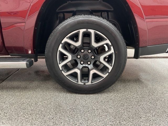 2025 Ram 1500 Laramie 4x4 Crew Cab 5'7" Box - Image 10