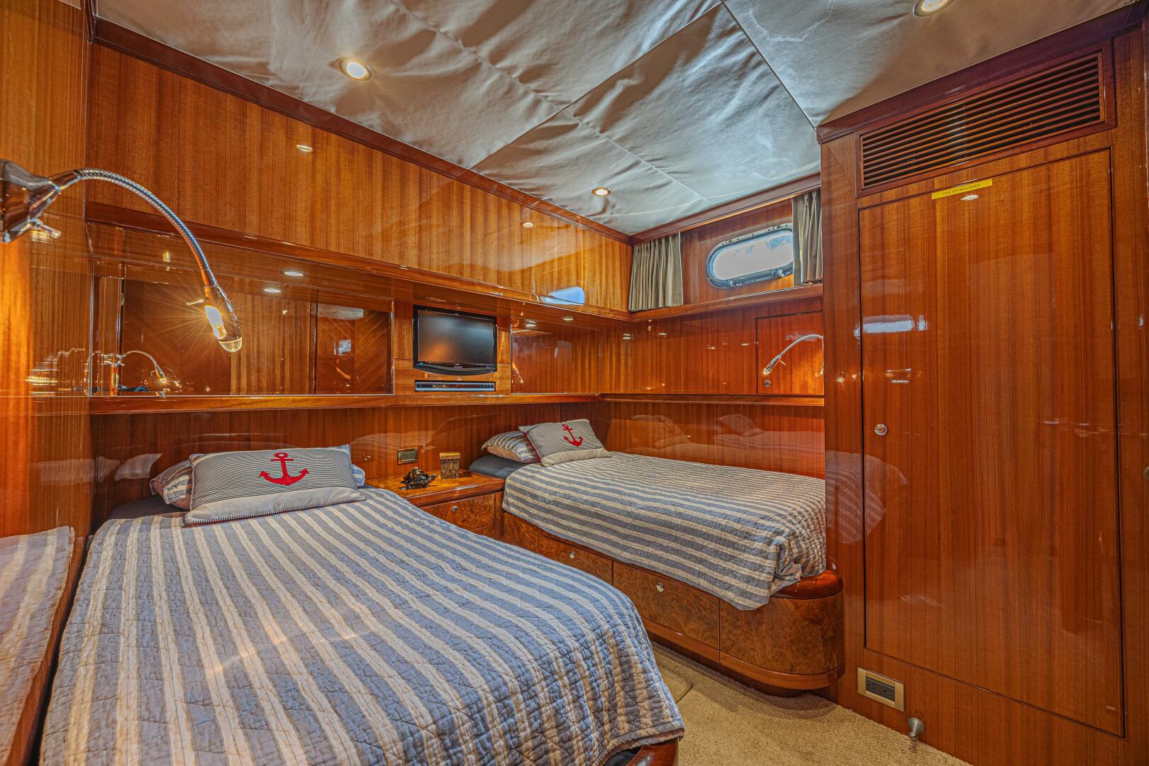 2010 Ocean Alexander 74 Motoryacht - Image 47