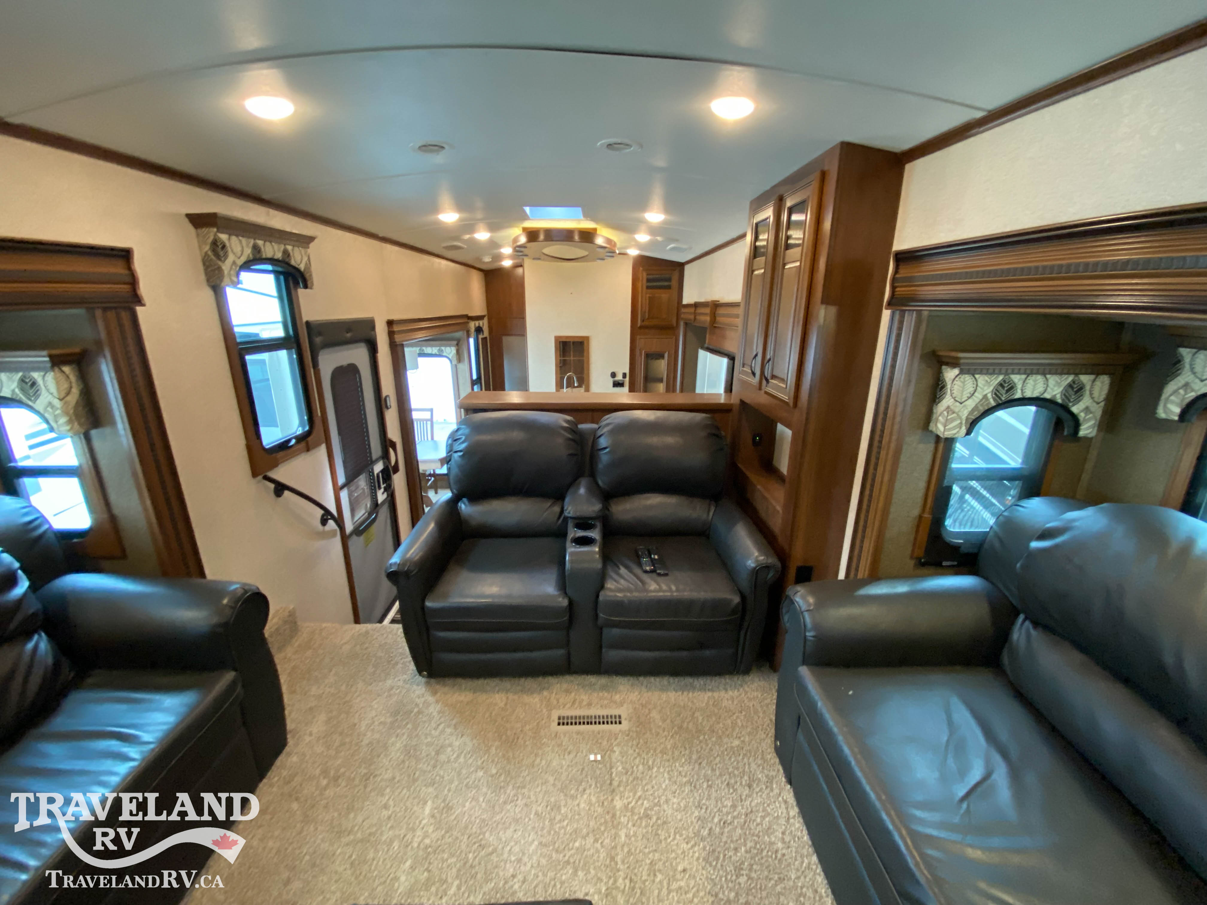 2016 Jayco Pinnacle 38FLSA - Image 9