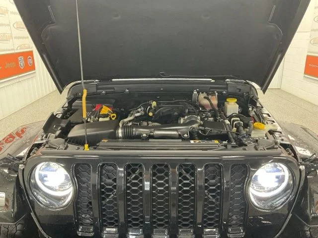 2022 Jeep Gladiator Crew Cab High Altitude 4WD - Image 11