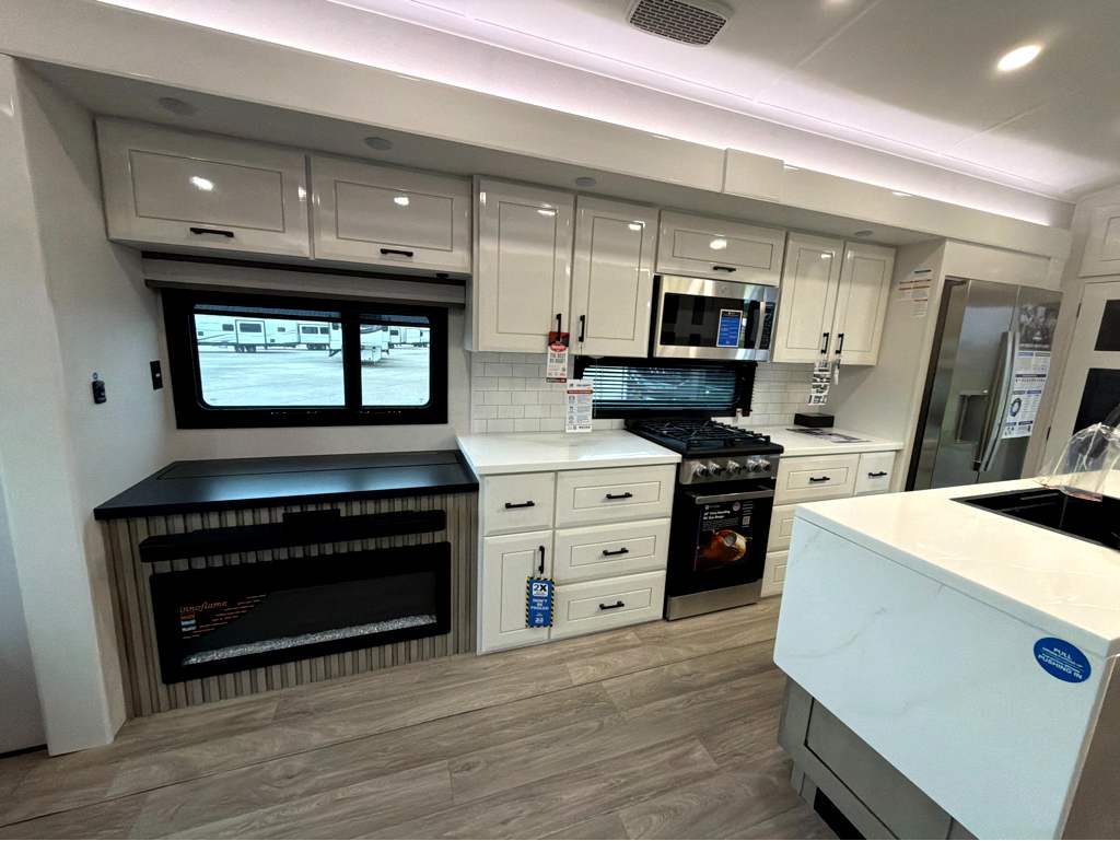 2027 JAYCO PINNACLE 39FBRL - Image 12