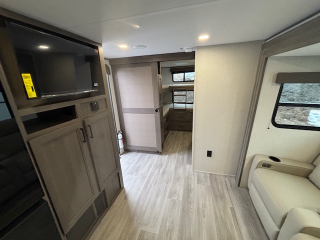2026 Grand Design Transcend 305BHT - Image 31