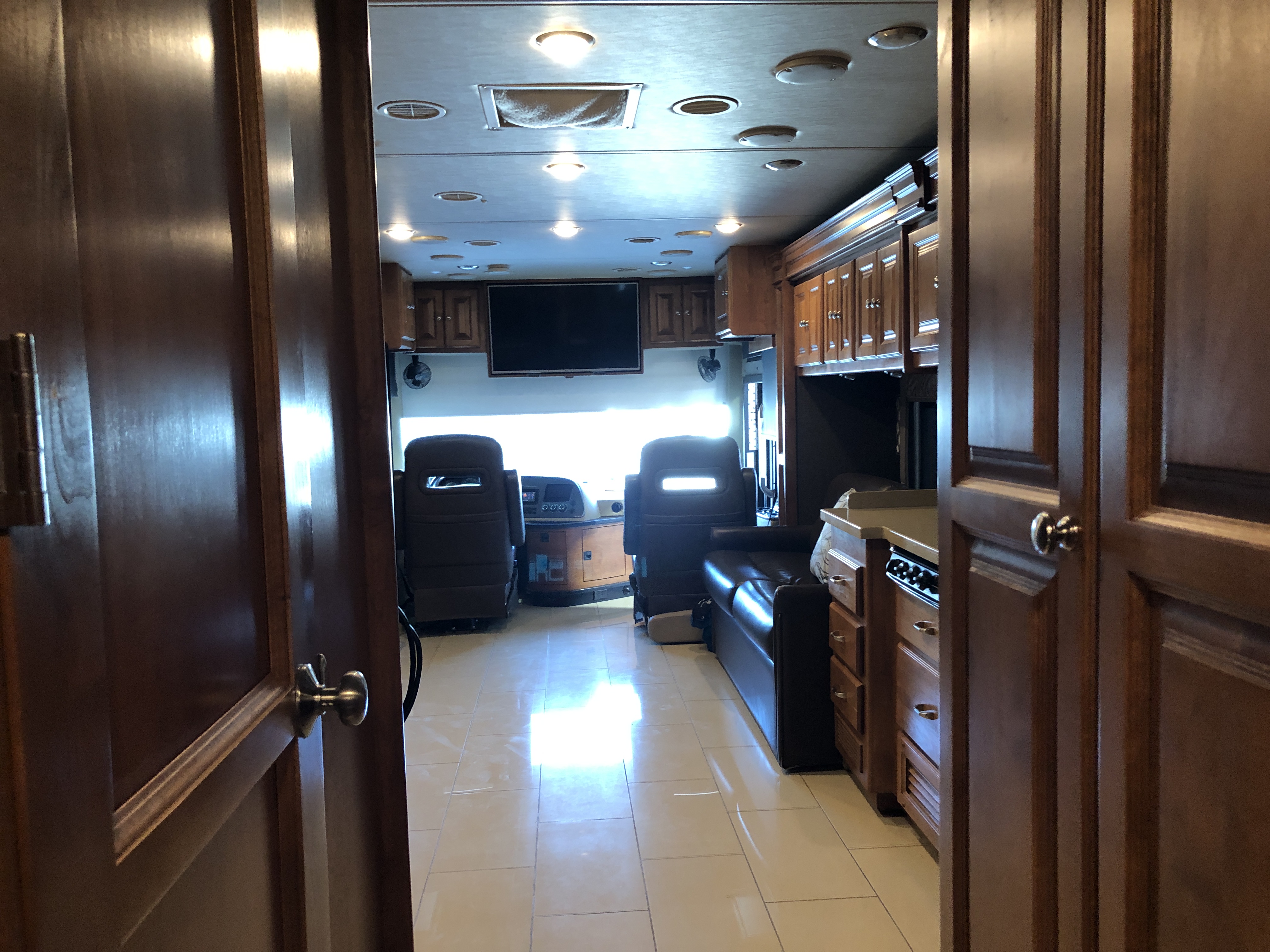 2017 Tiffin Allegro Red 38 QRA - Image 35