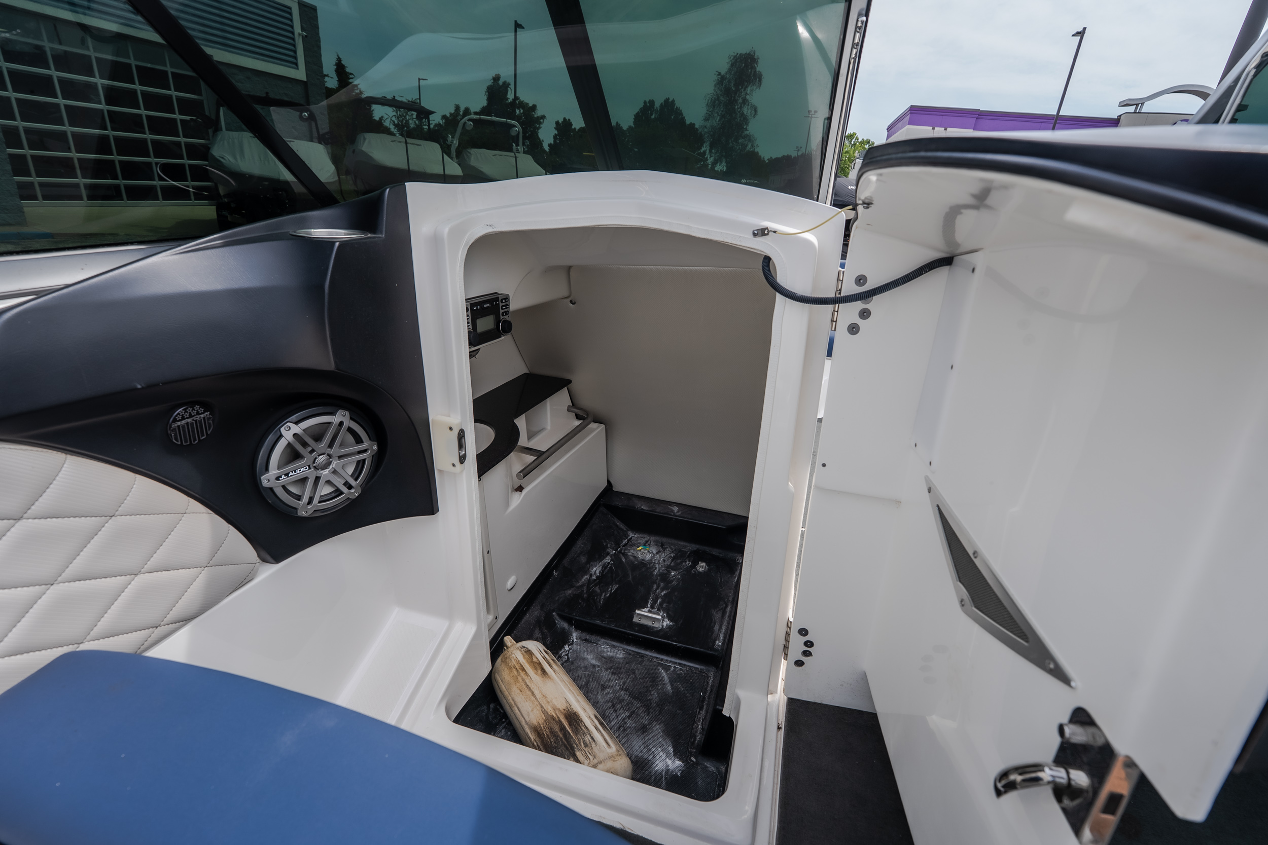 2012 MasterCraft X55 - Image 25