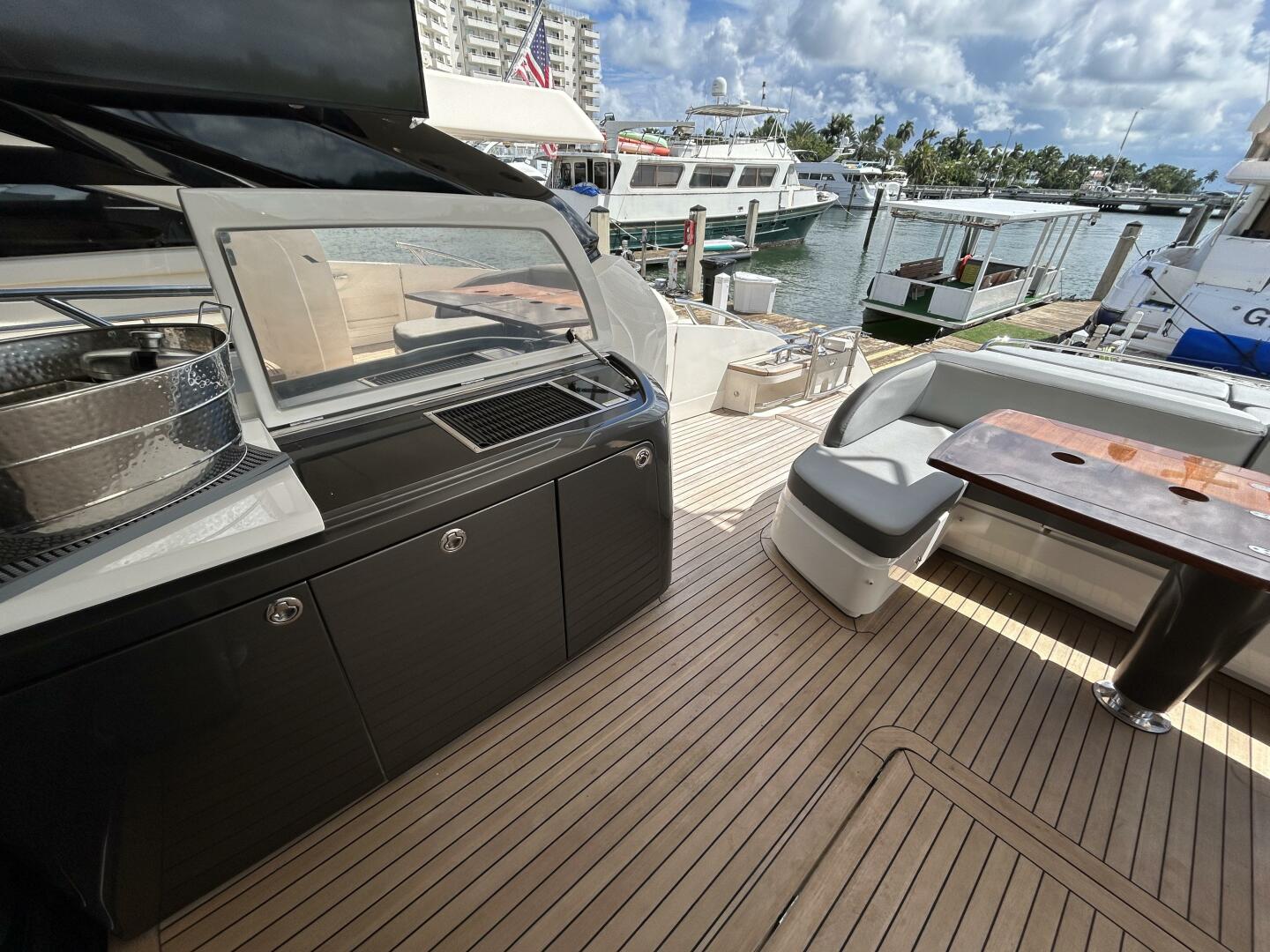 2014 Princess S72 - Image 9