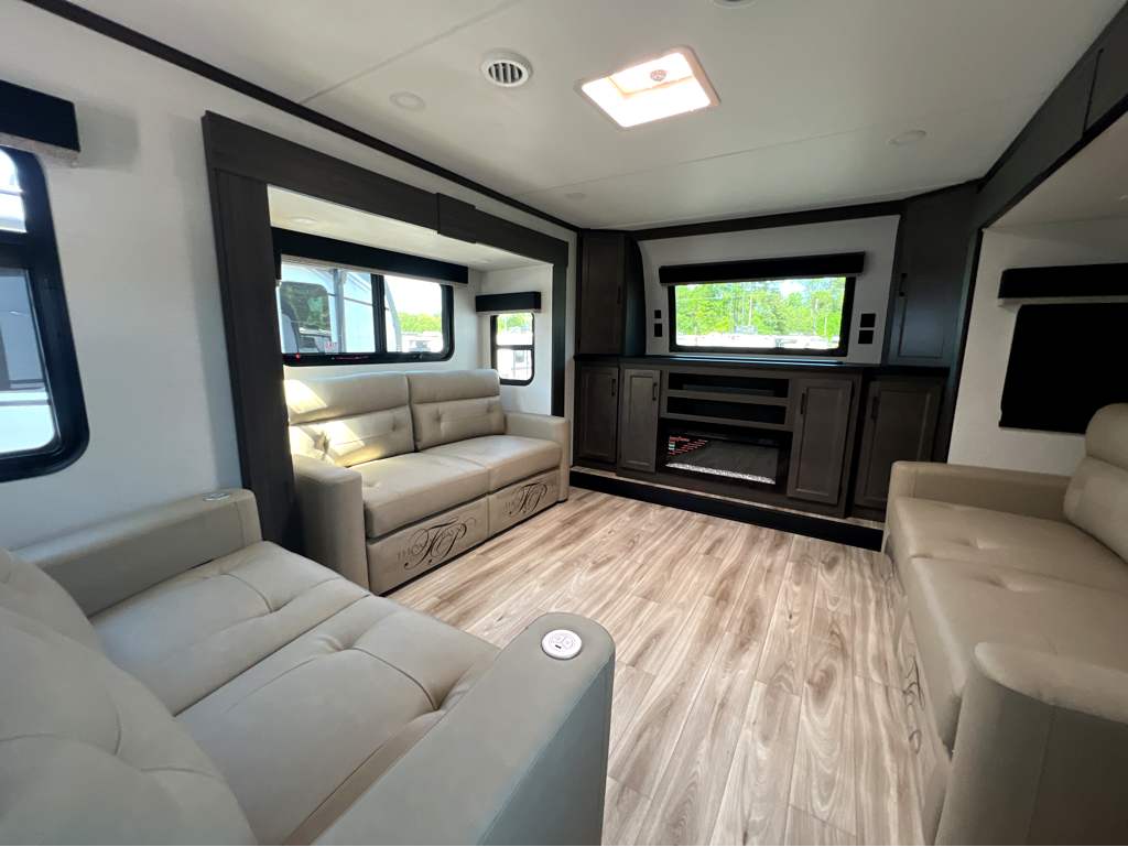 2026 VENTURE RV SPORTTREK 365VFL - Image 6