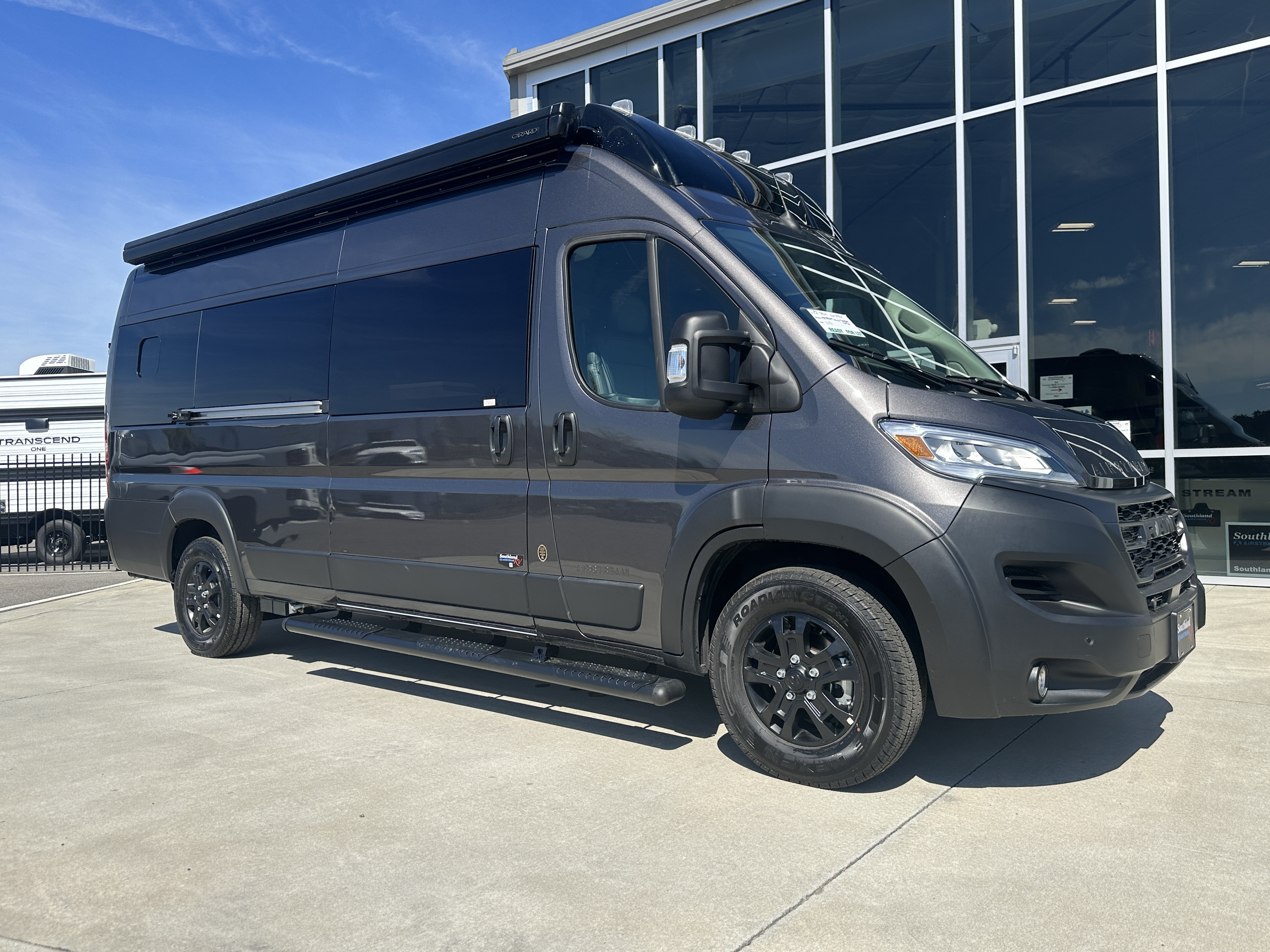 2026 Airstream Rangeline Base - Image 1