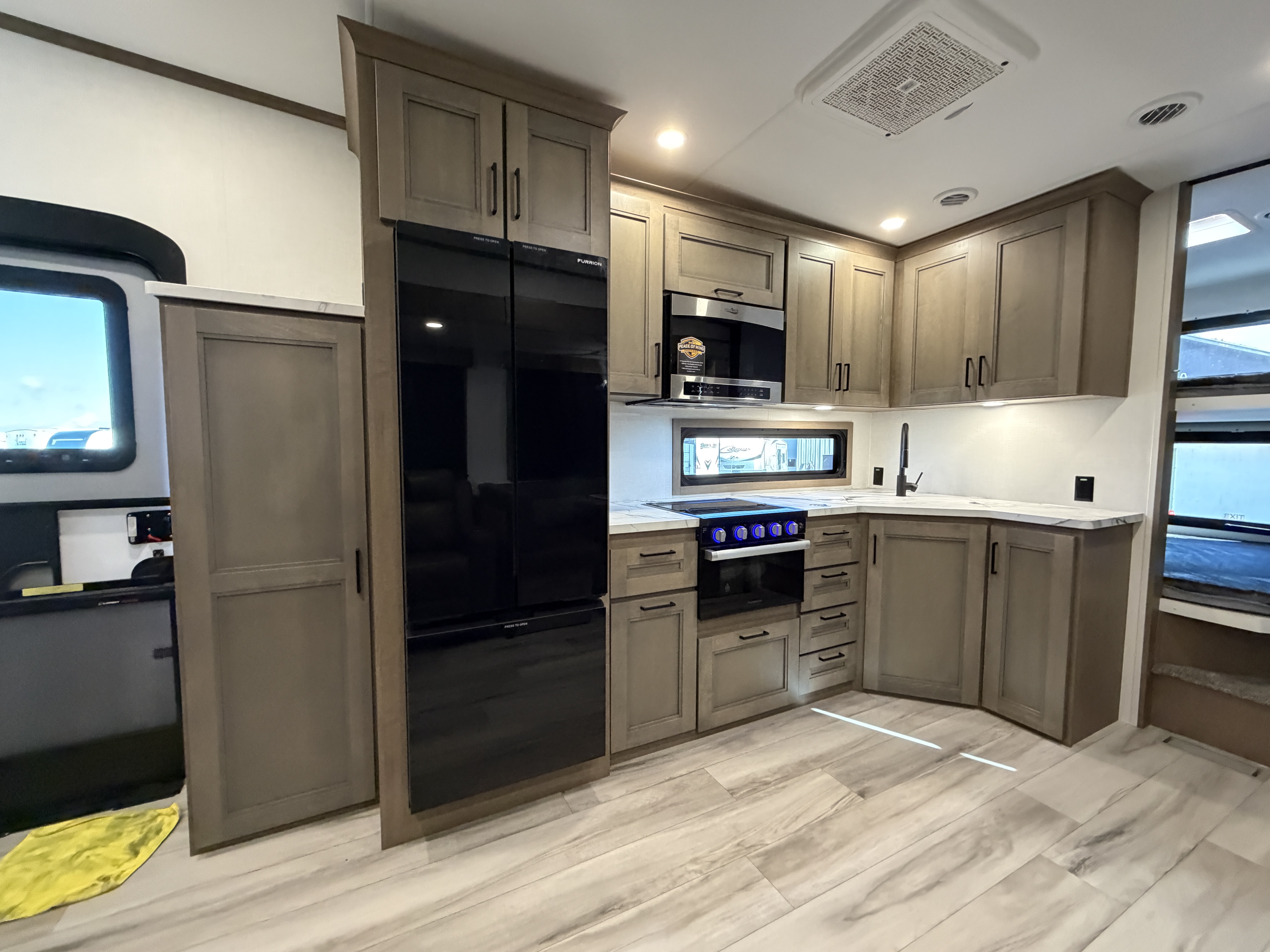 2026 KZ RV Durango Half-Ton D286BHD - Image 25