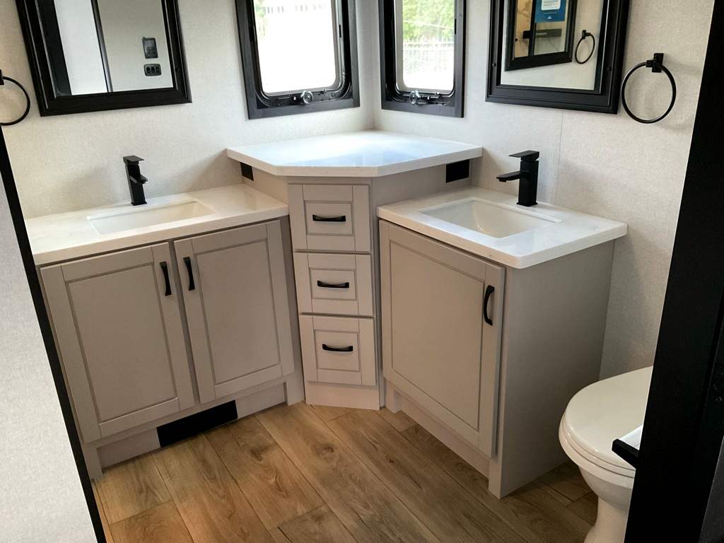 2026 JAYCO NORTH POINT 382 FLRB - Image 28