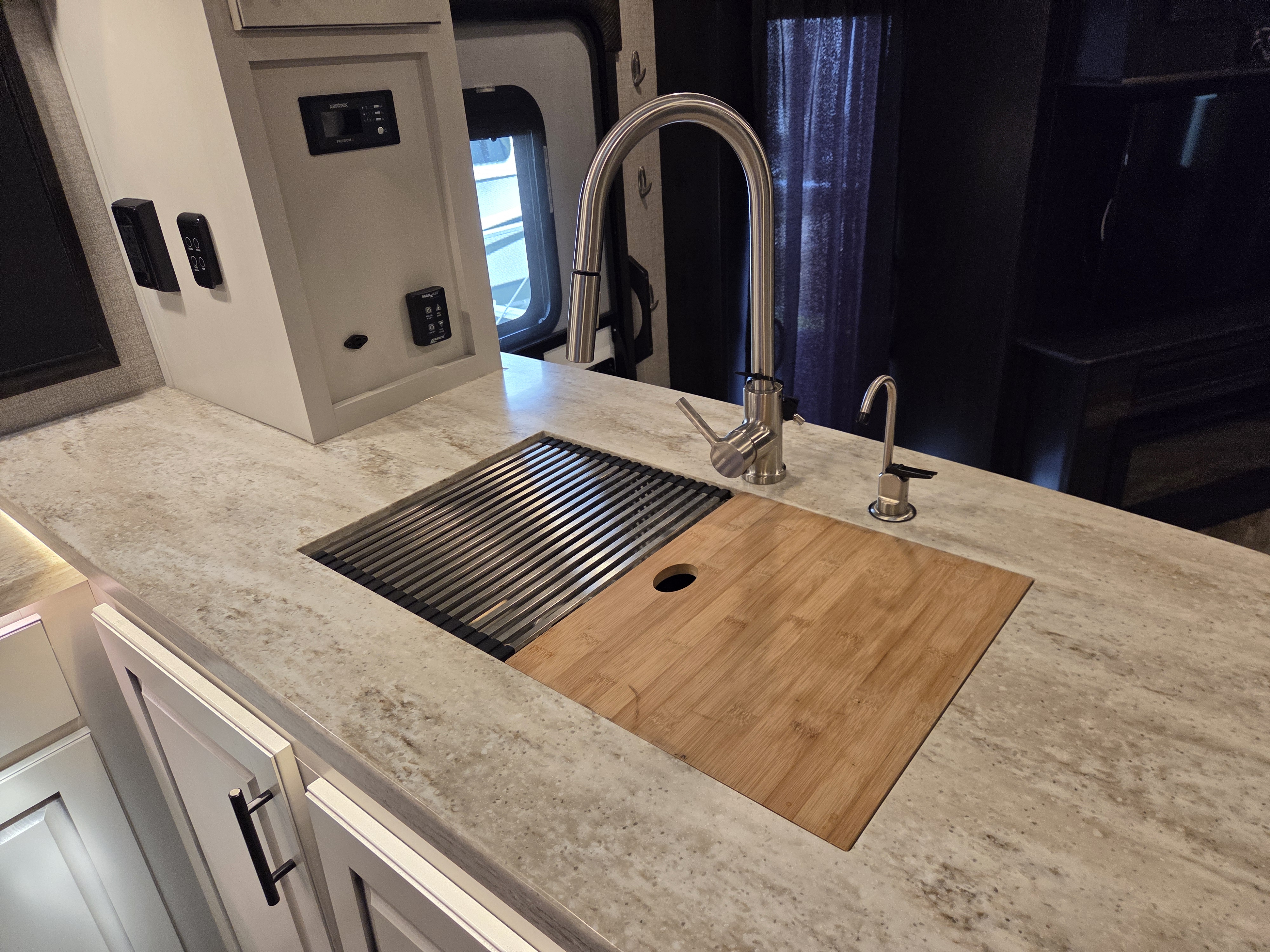 2021 Jayco Seismic 4113 - Image 20