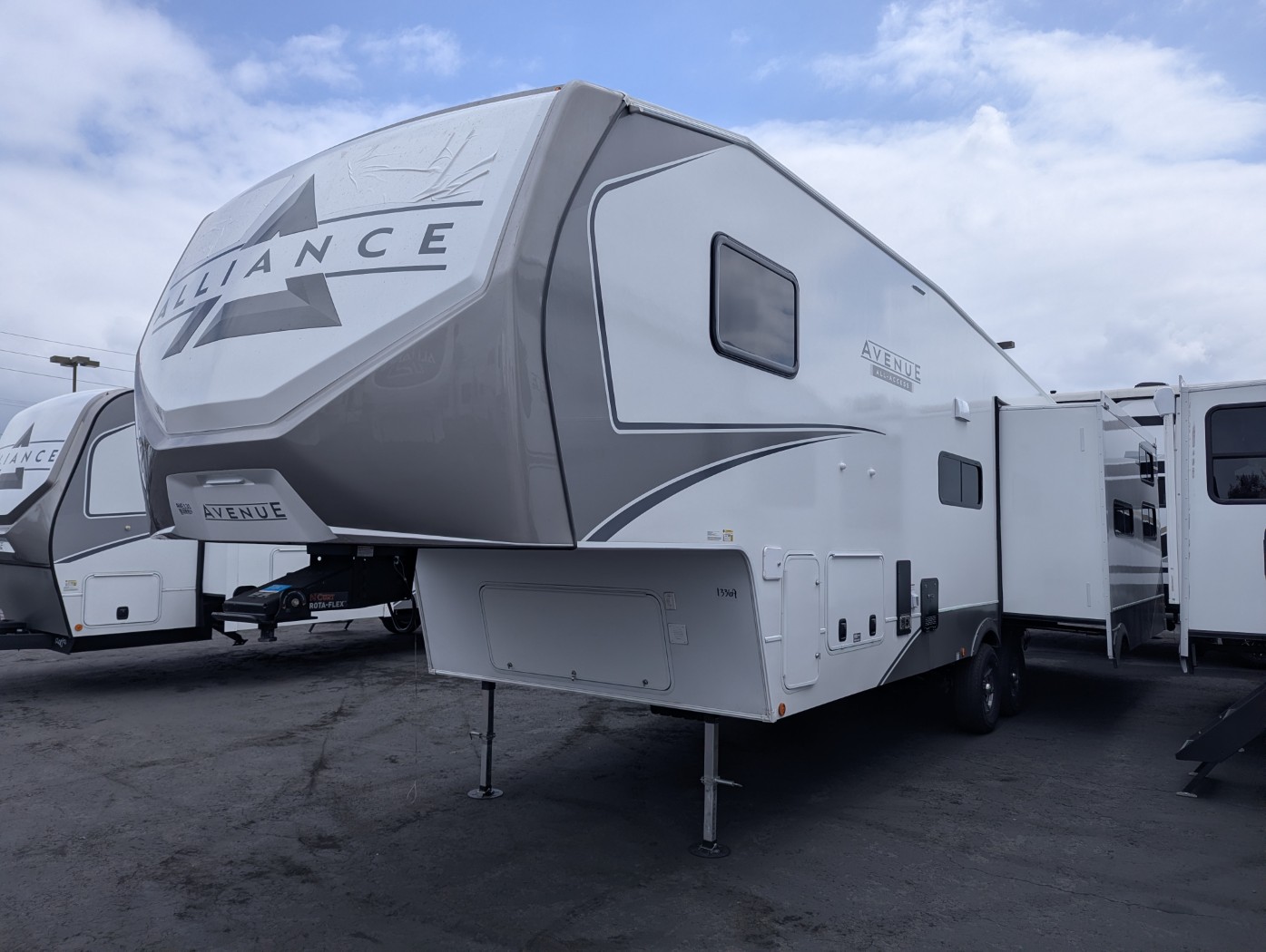 2026 Alliance RV Avenue 30BH - Image 2