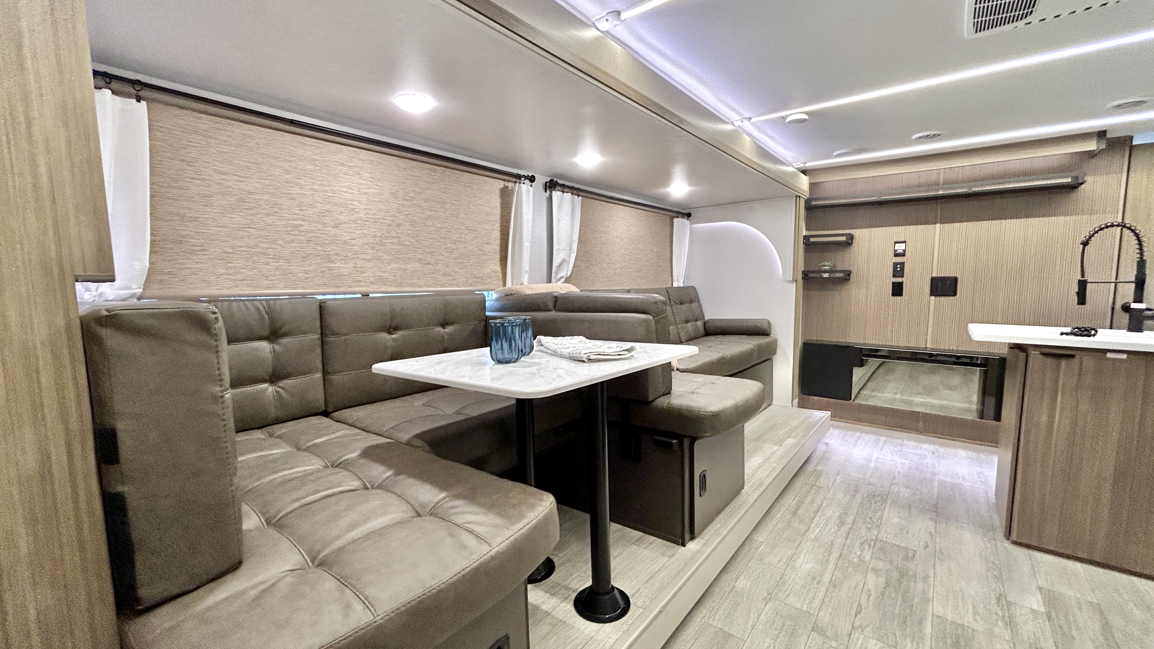 2025 Forest River Cruise-Lite Series 28VBXL - Image 12