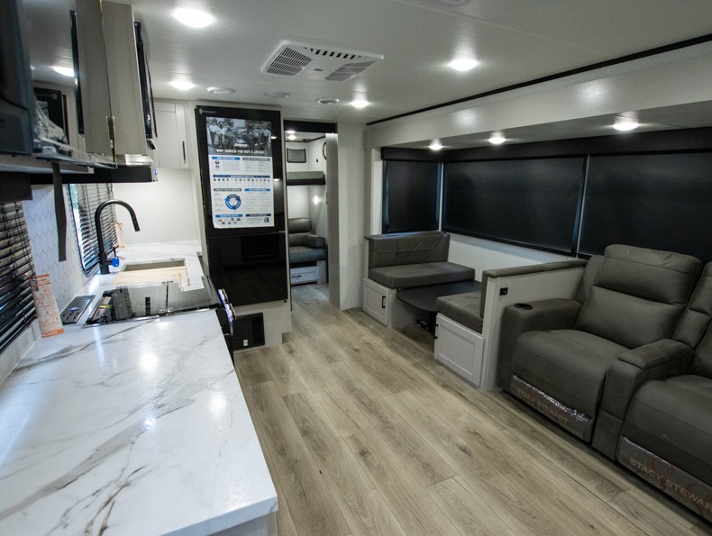 2026 Jayco Jay Feather 29QBH - Image 6