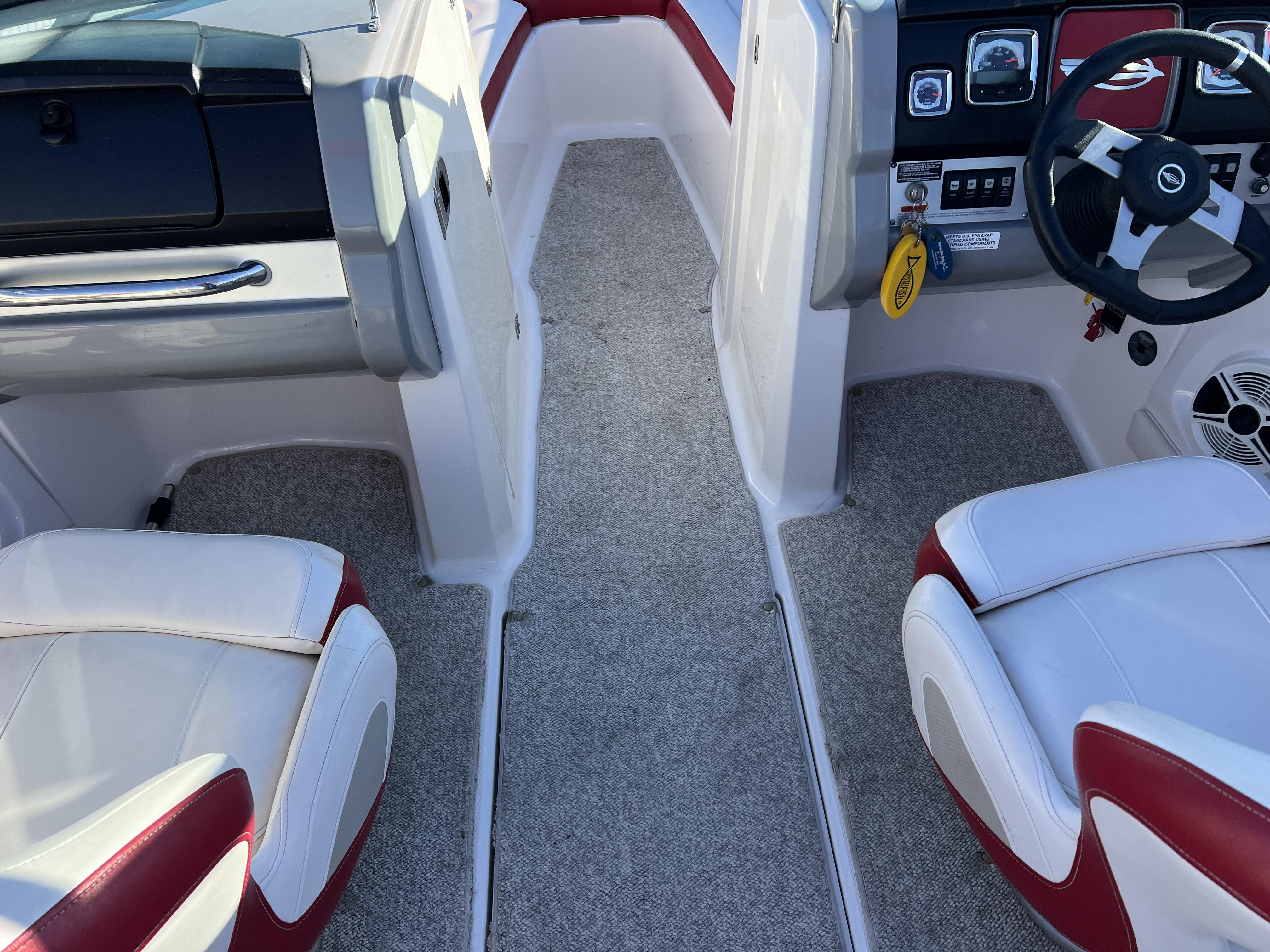 2010 CHAPARRAL 216 - Image 17