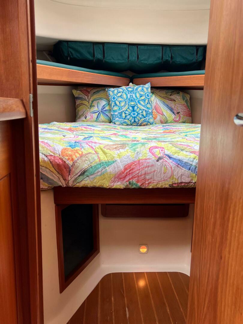 2000 Mainship Pilot 34 - Image 18