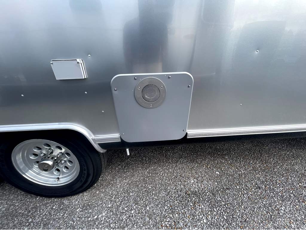 2026 AIRSTREAM GLOBETROTTER 27FBT - Image 8