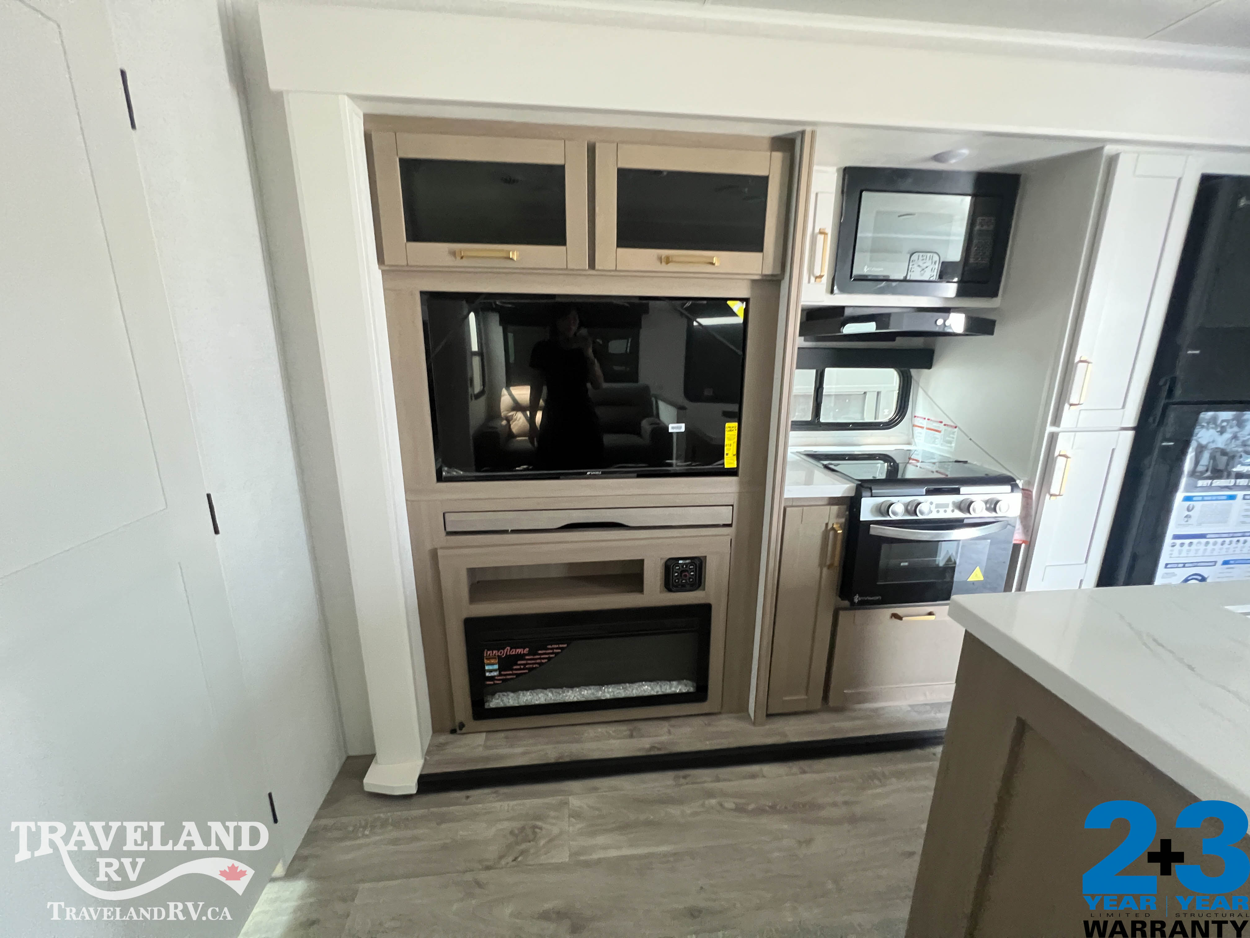 2027 Jayco Eagle 312BHOK - Image 15