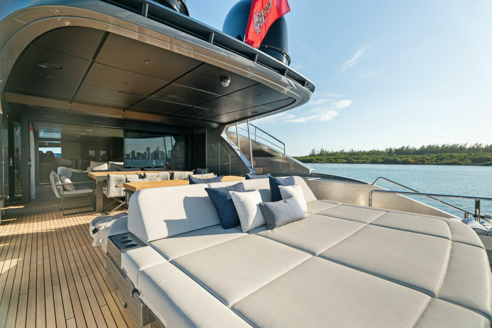 2023 Pershing GTX Motoryacht - Image 51