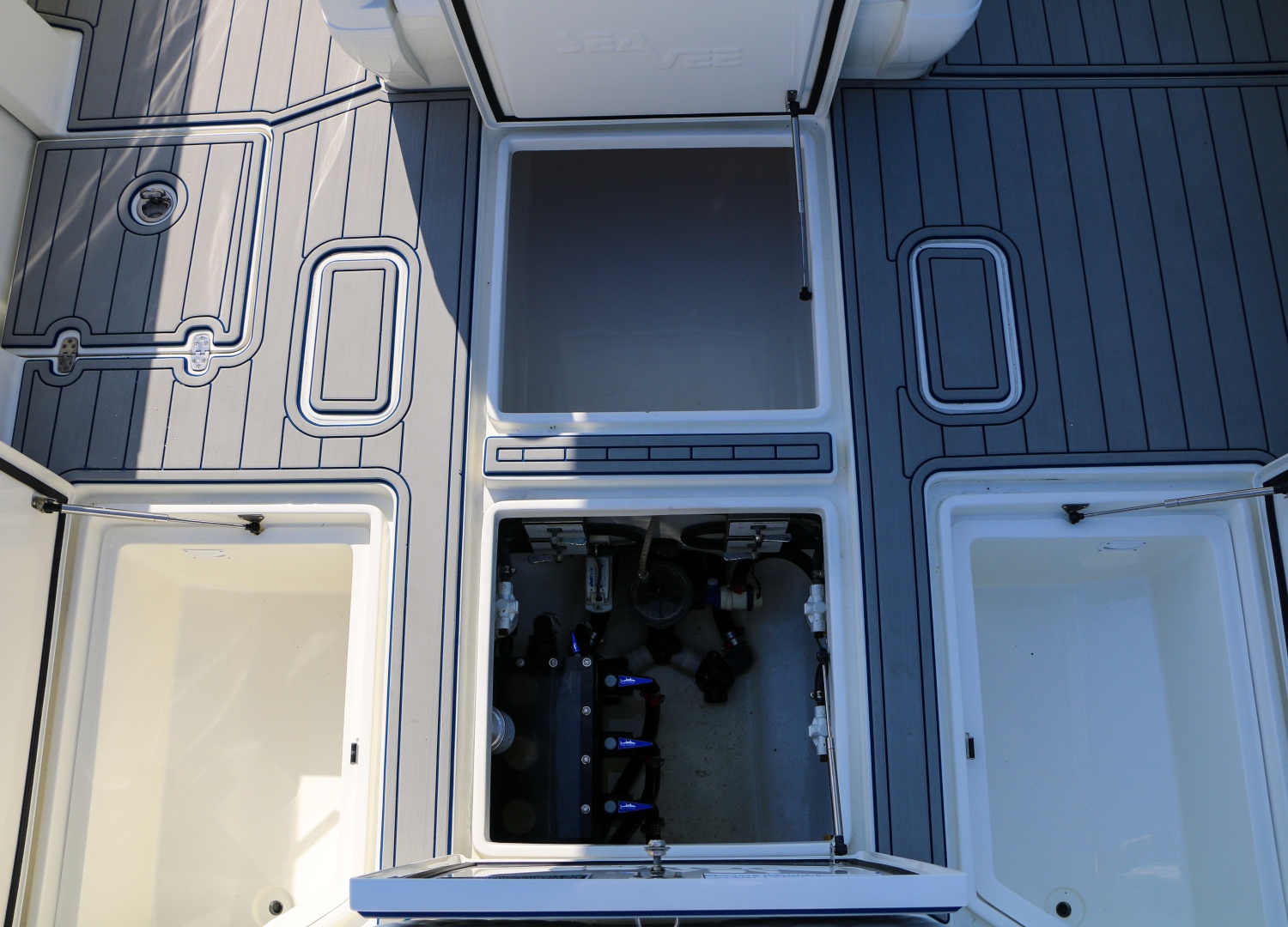 2016 SeaVee 390Z - Image 18