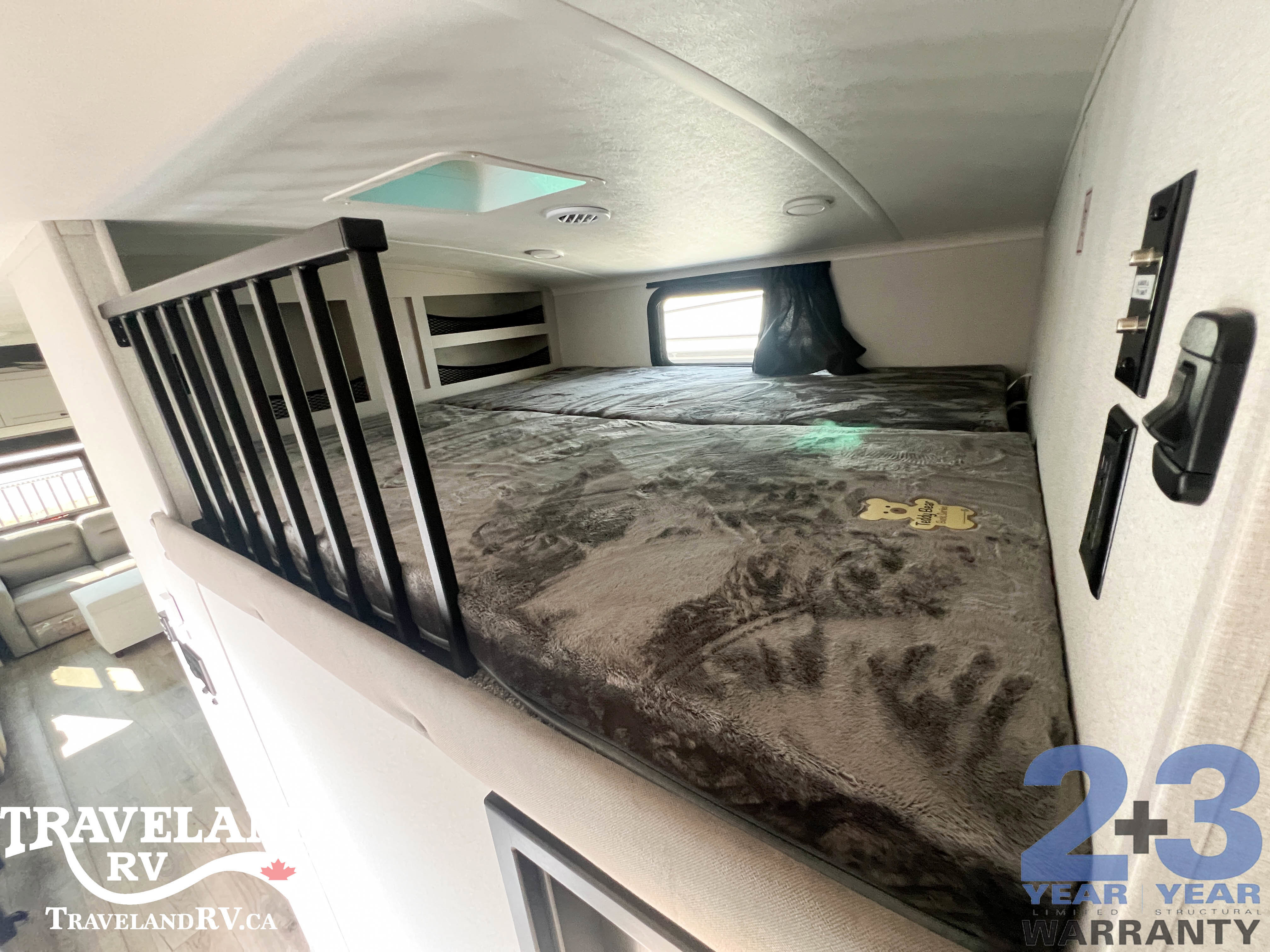2026 Jayco North Point 377RLBH - Image 28