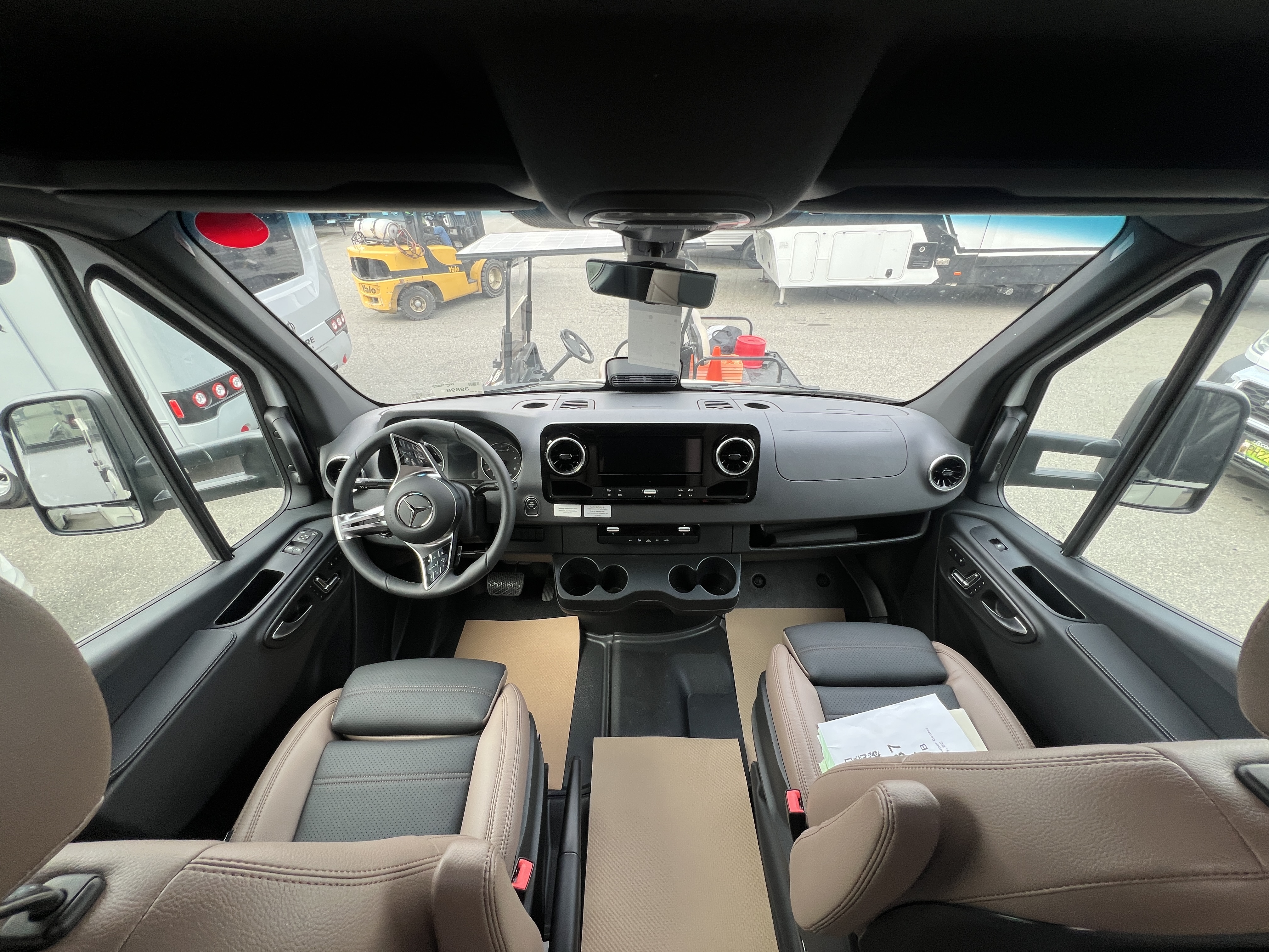 2027 Leisure Travel UNITY U24TB-AWD - Image 7