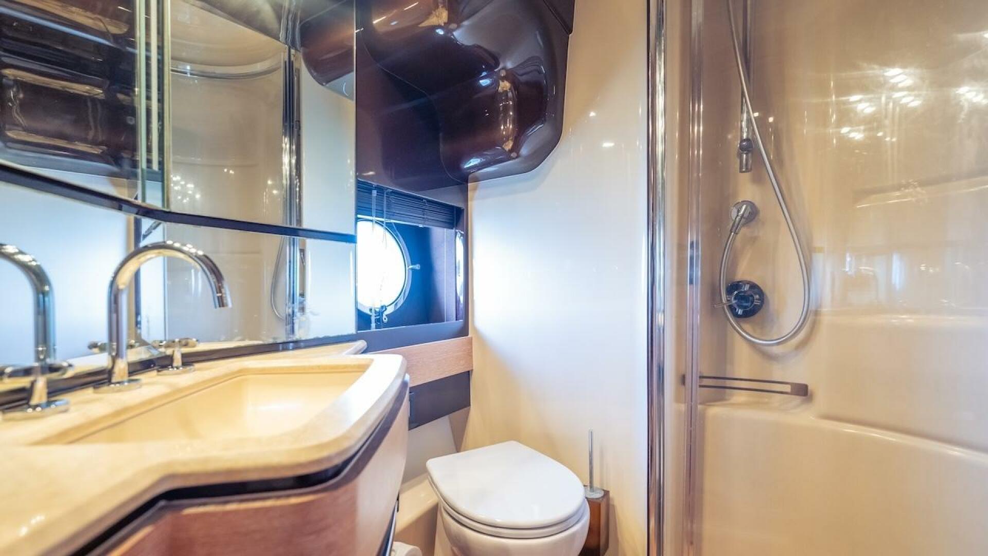 2012 Azimut Evolution - Image 48