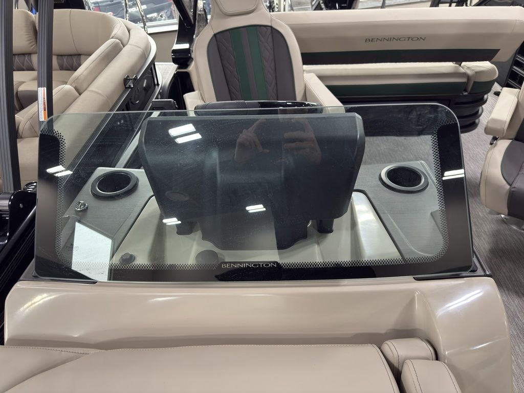2026 Bennington 24MCSB Carbon Fiber Arch Tritoon Pontoon - Image 56