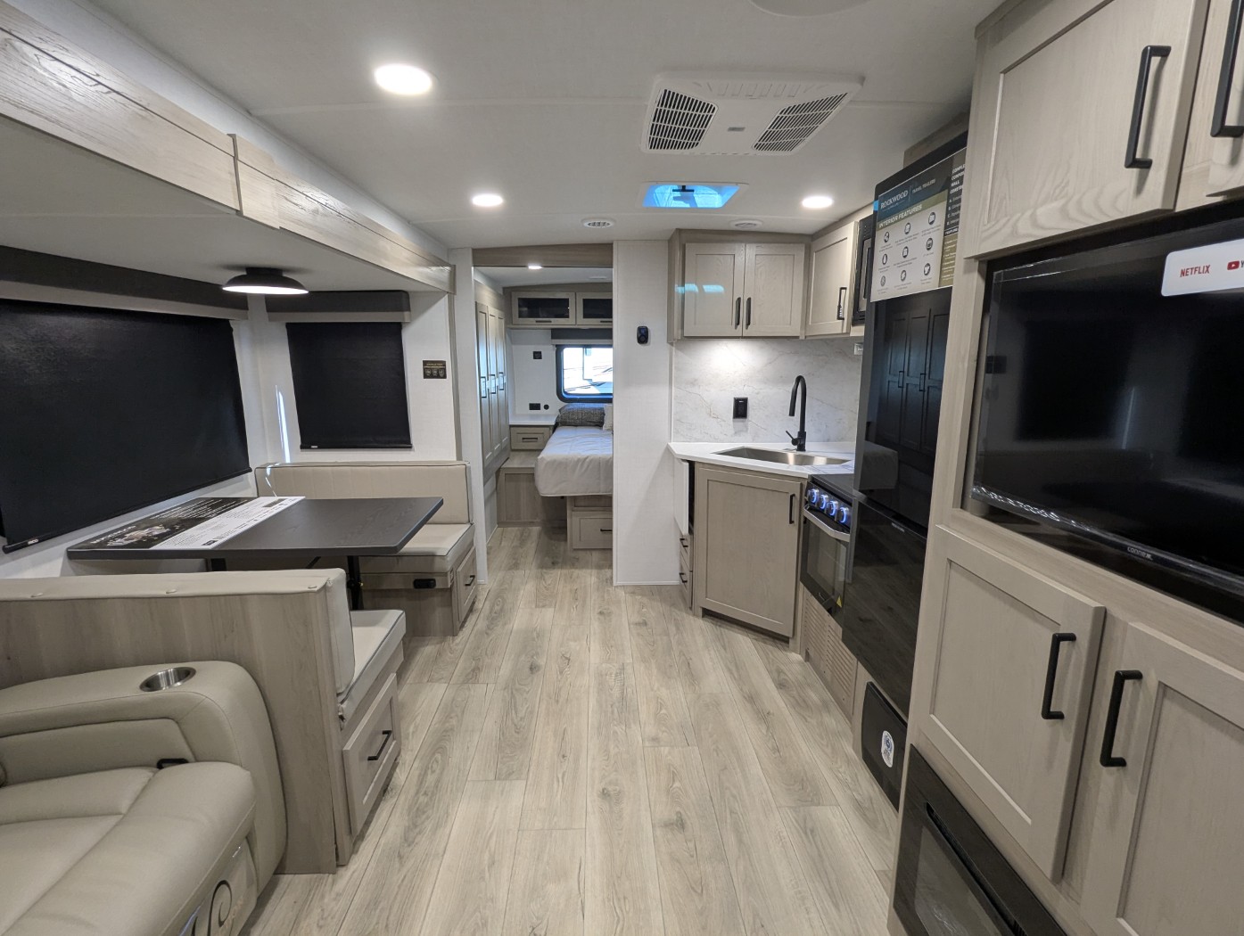 2026 Forest River Rockwood Ultra Lite 2606WS - Image 9