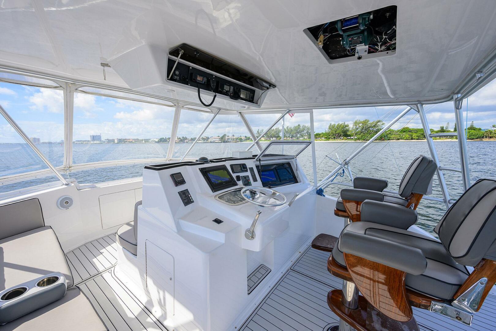 2000 Viking 50 Convertible - Image 37