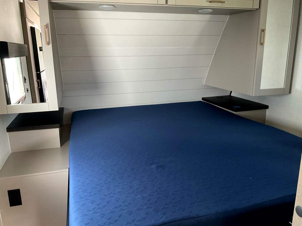 2027 JAYCO Jay Feather 25BH - Image 17