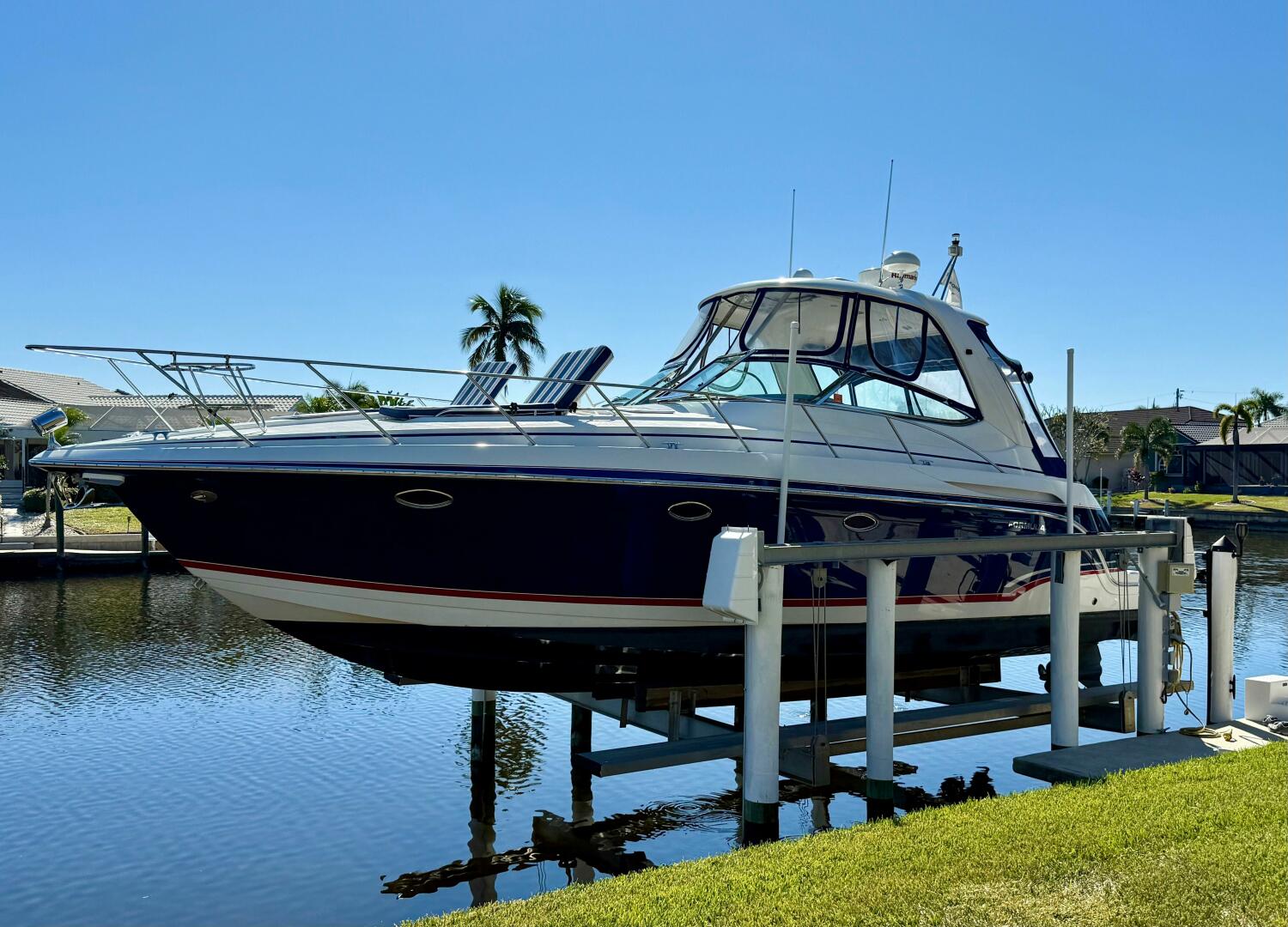 2008 Formula 37 Performance Cruiser - Image 2
