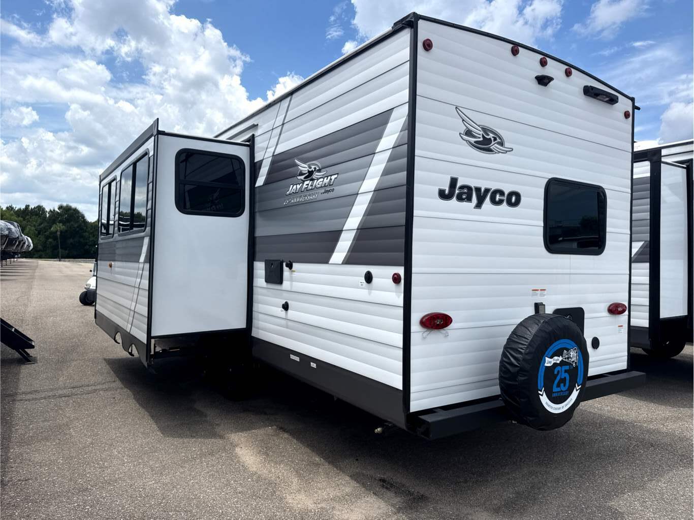 2027 JAYCO JAY FLIGHT 263BHS - Image 3