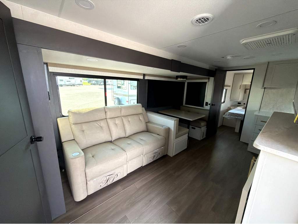 2027 VENTURE RV STRATUS 261VRB - Image 16