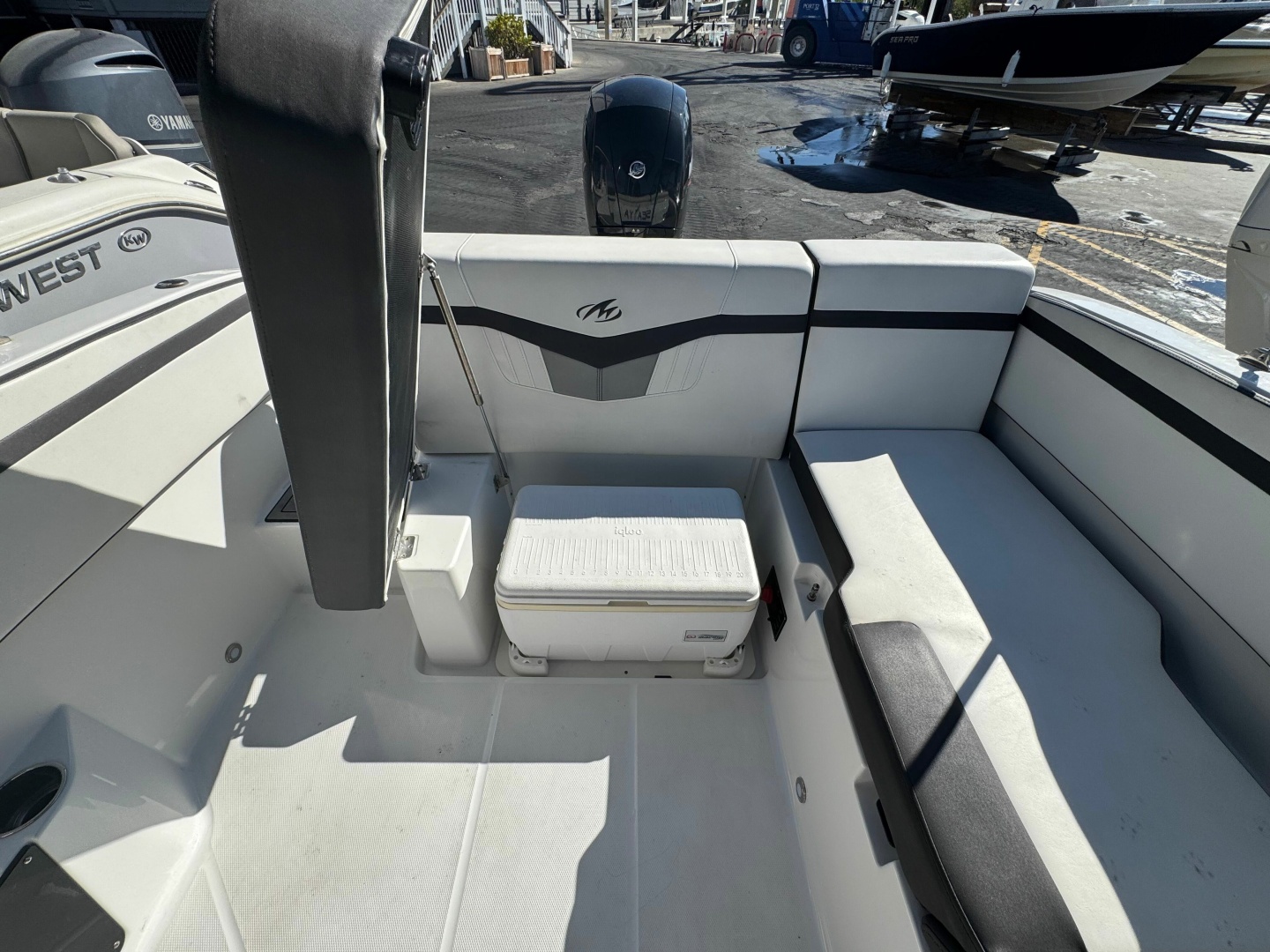 2020 Monterey M-205 - Image 12