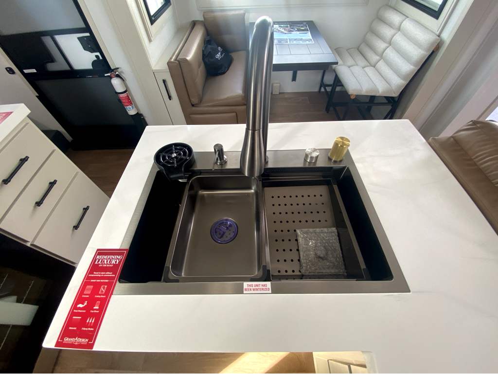 2026 GRAND DESIGN SOLITUDE 414LJMJ - Image 22