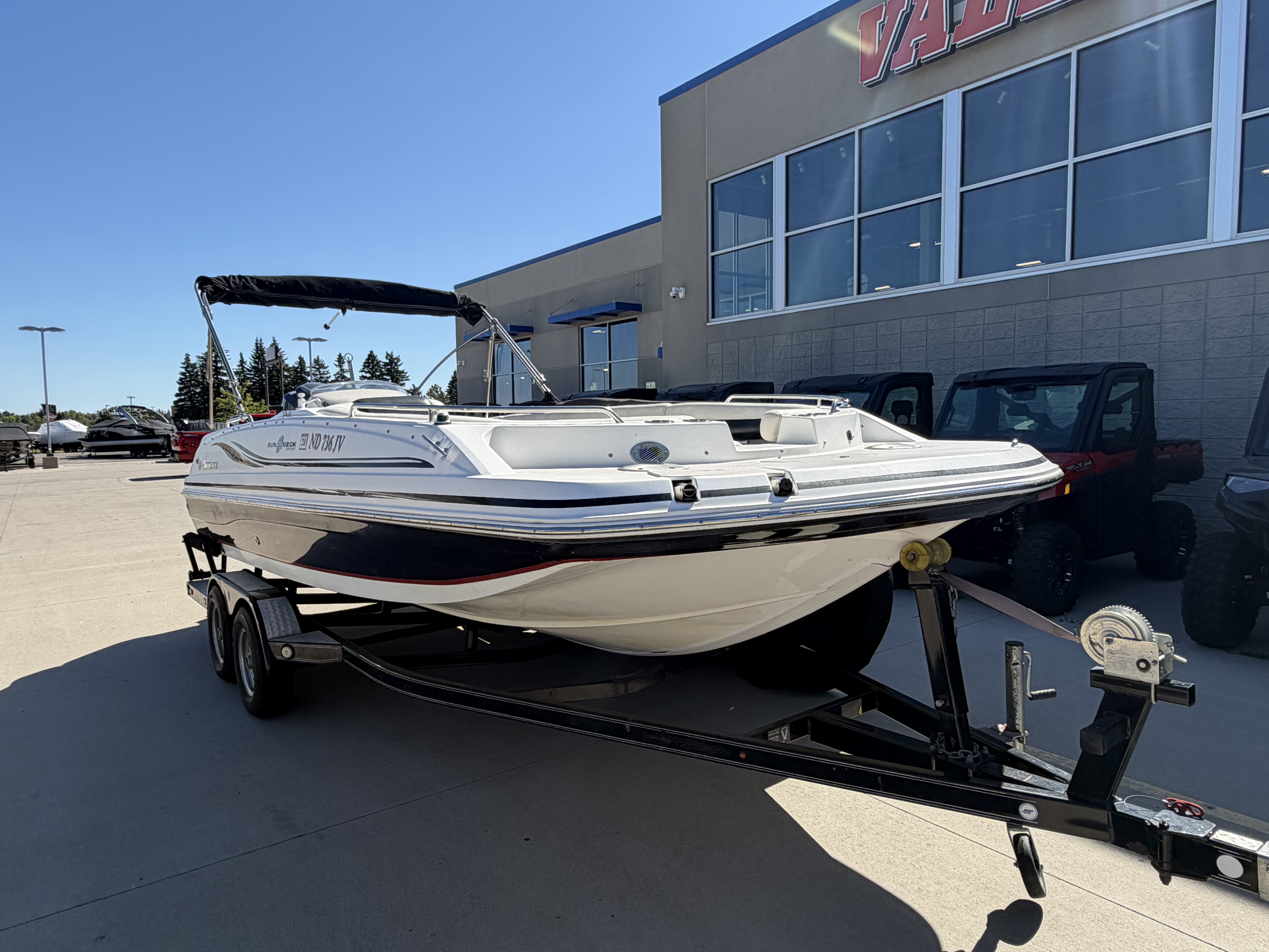 2014 Hurricane Sundeck 201 - Image 4