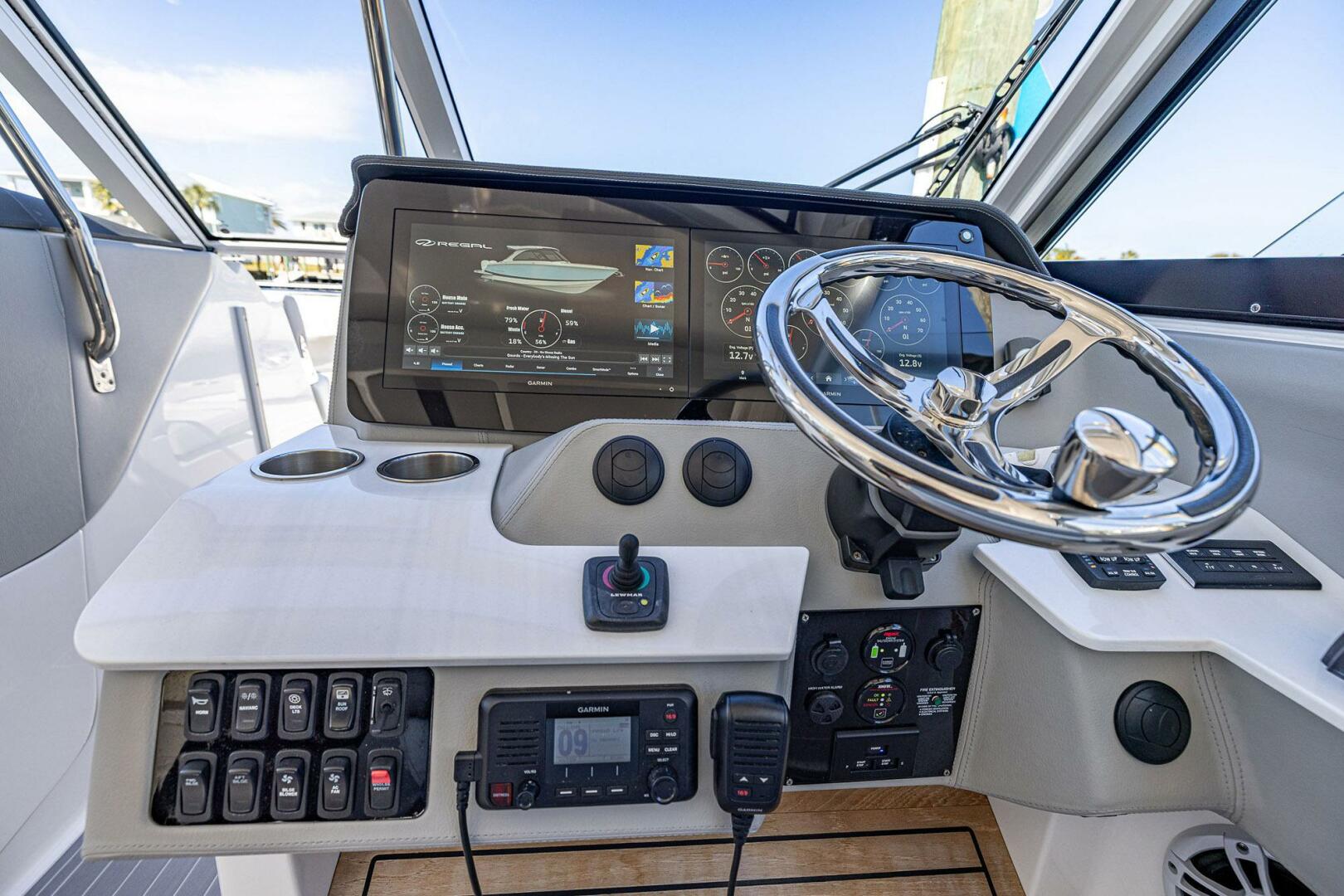 2022 Regal LX 36 - Image 31