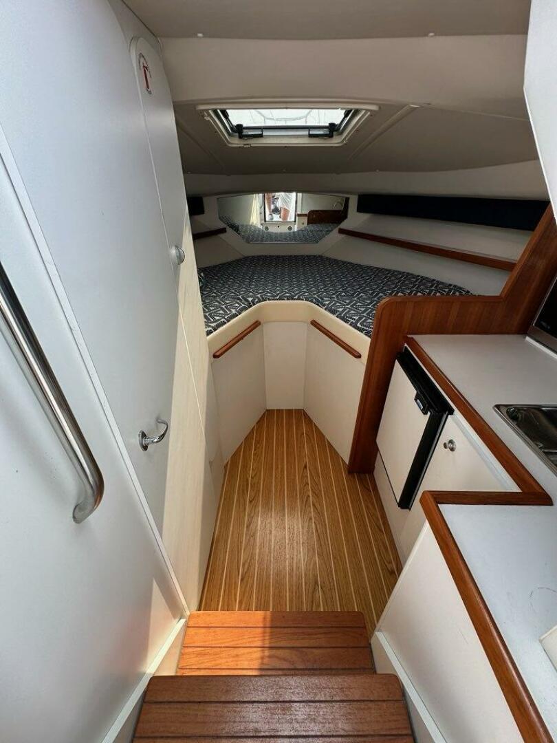 2006 Tiara Yachts 29 Coronet - Image 13