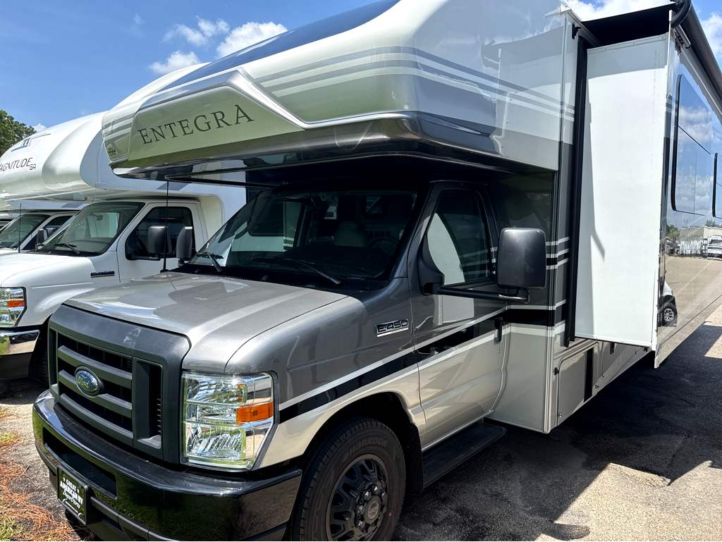 2027 ENTEGRA COACH ODYSSEY 30Z - Image 2