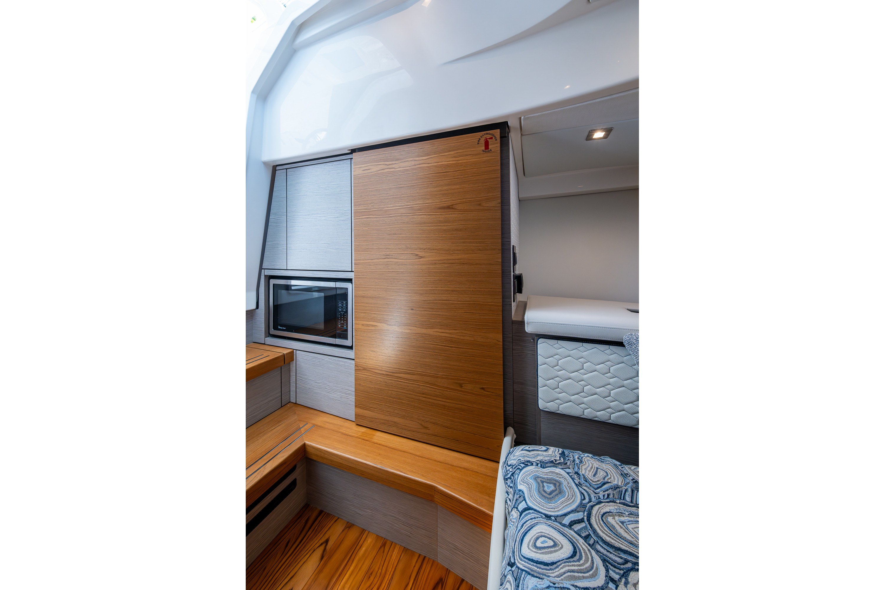 2024 Tiara Yachts 38 LS Base - Image 49
