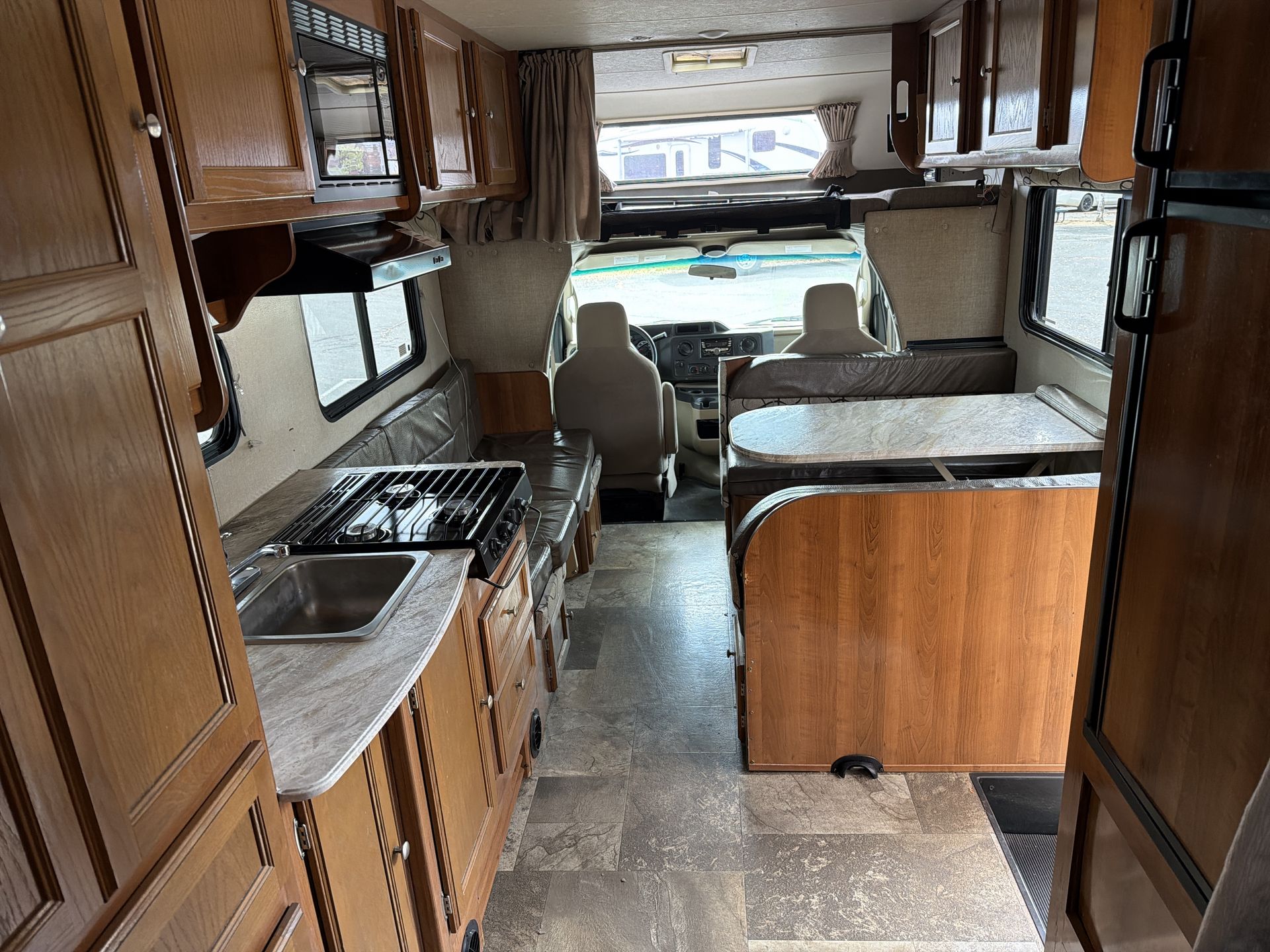 2019 Coachmen Leprechaun 230CB - Image 23