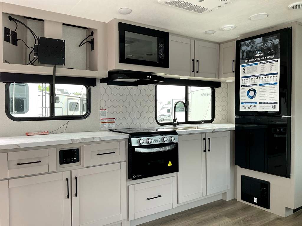 2026 JAYCO Jay Feather 29 QBH - Image 8