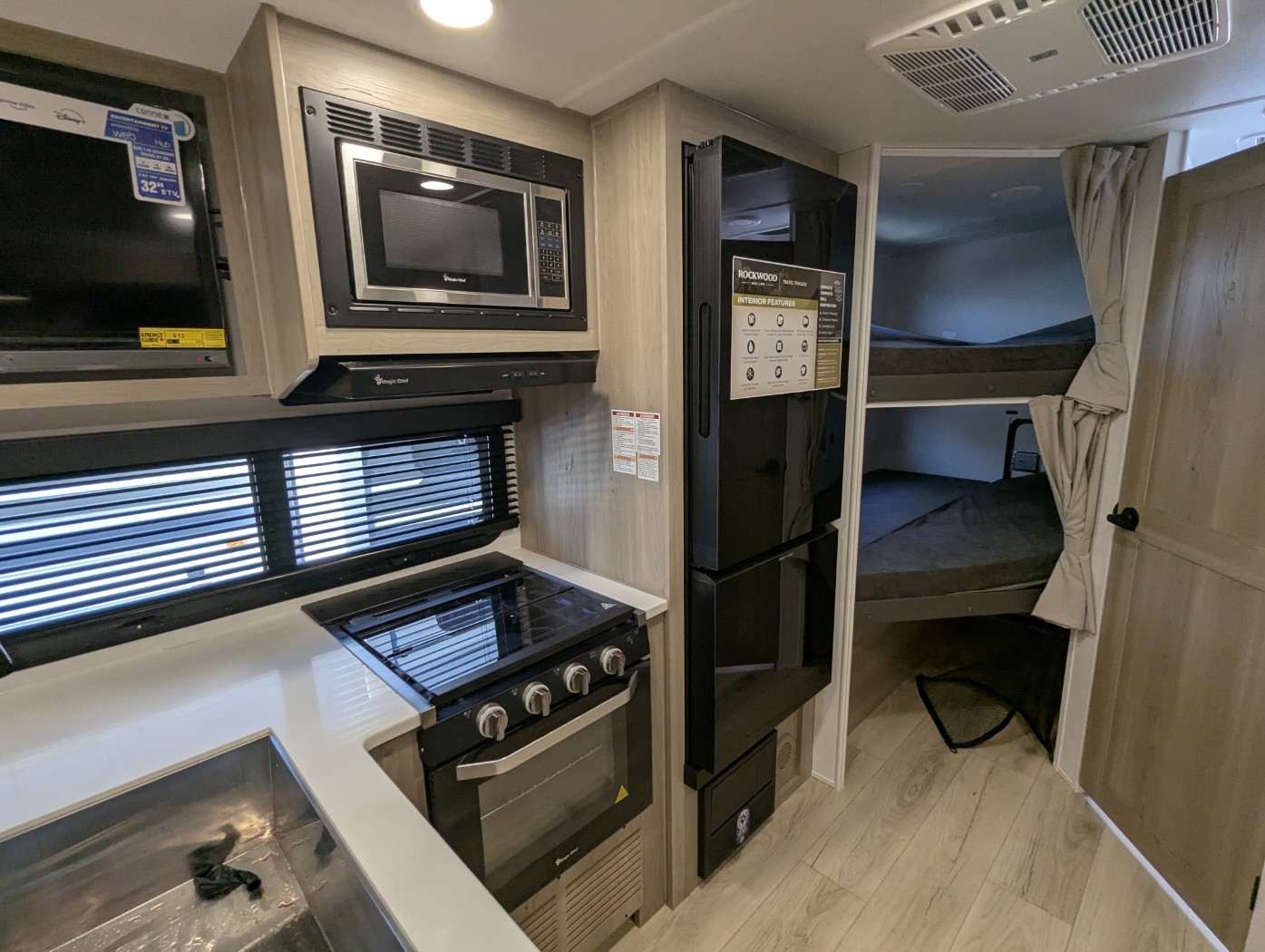 2026 Forest River Rockwood Mini Lite 2509S - Image 13