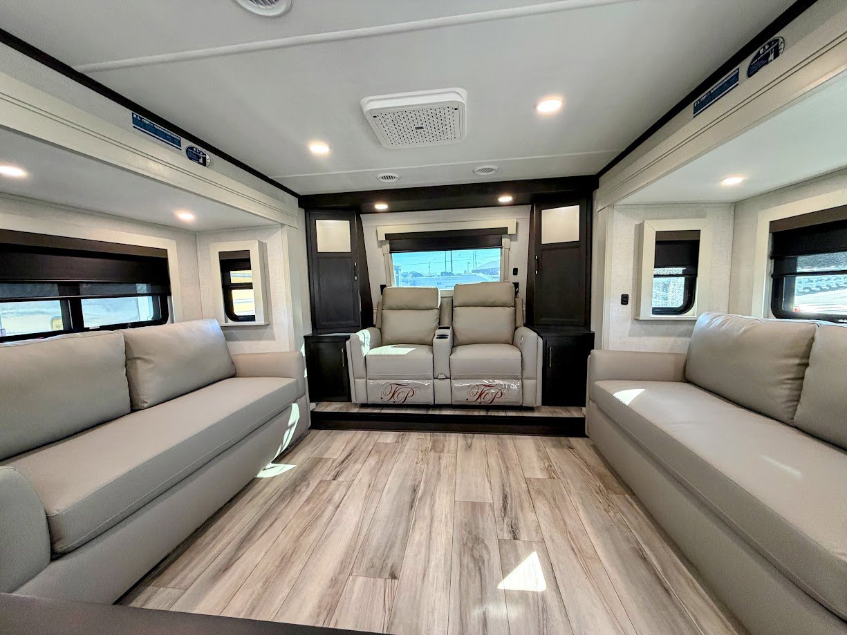 2026 Keystone ALPINE 3710FL - Image 13