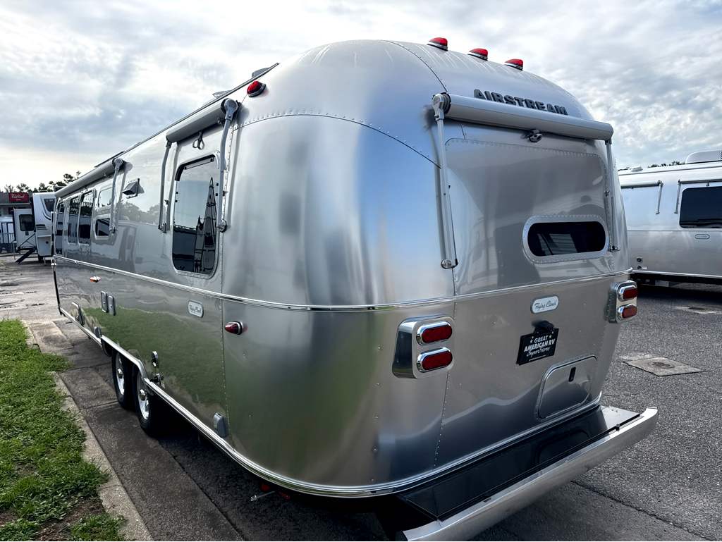 2026 AIRSTREAM FLYING CLOUD 30FBBQ - Image 3