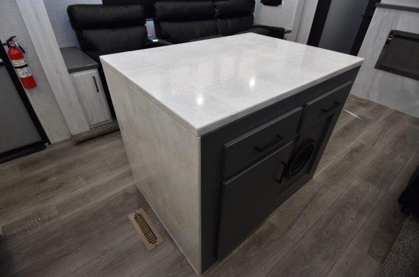 2025 Eclipse Attitude Wide Lite 5th Wheel 39A15G - Image 28