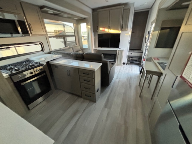 2026 Grand Design Momentum M-Class 392M - Image 31