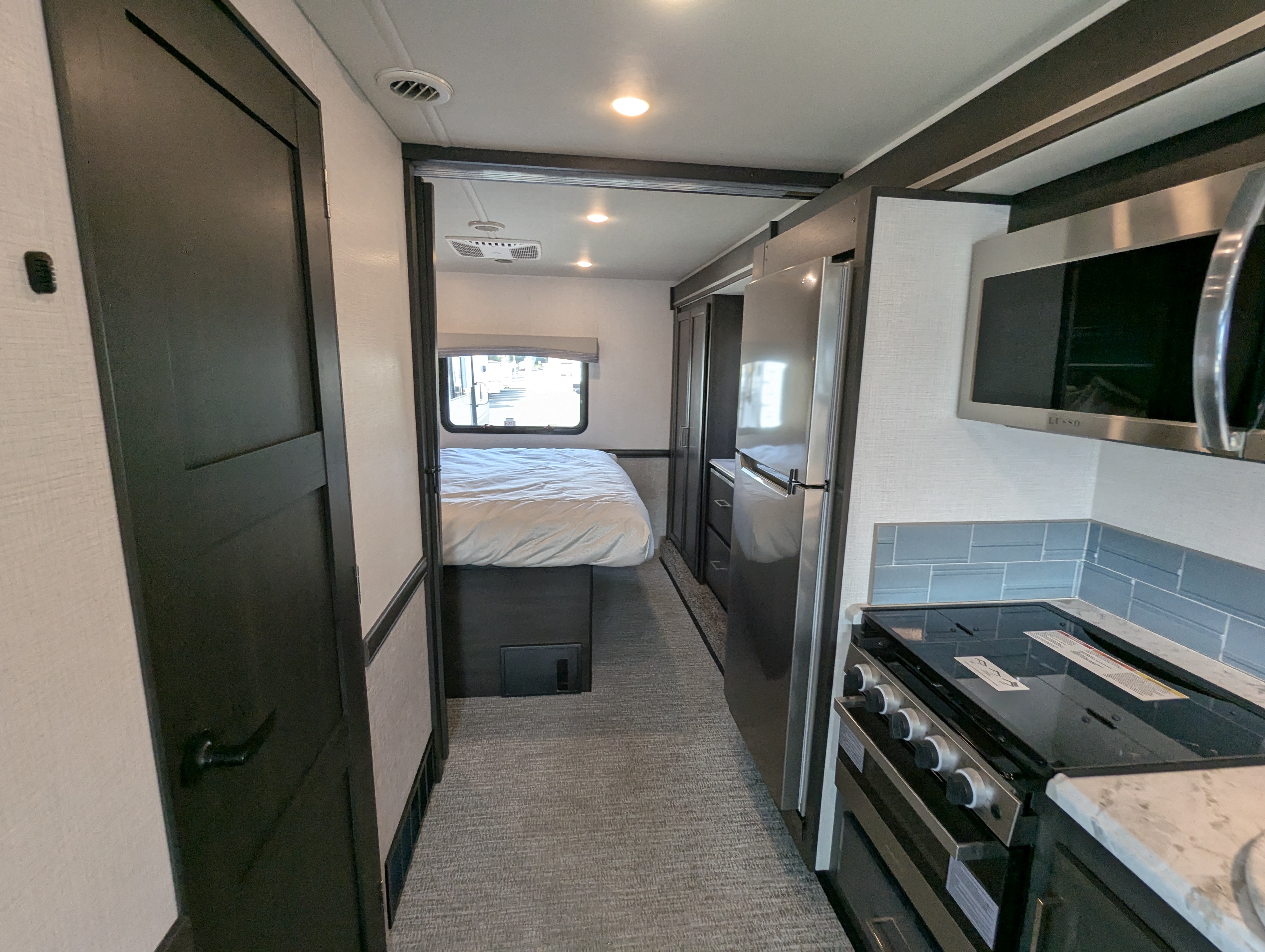 2026 Fleetwood Flair 29M - Image 23