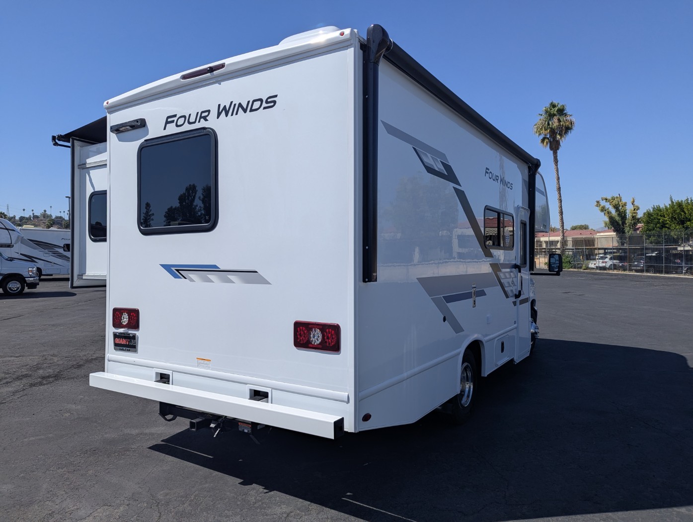 2027 Thor Motor Coach Four Winds 22Z - Image 7