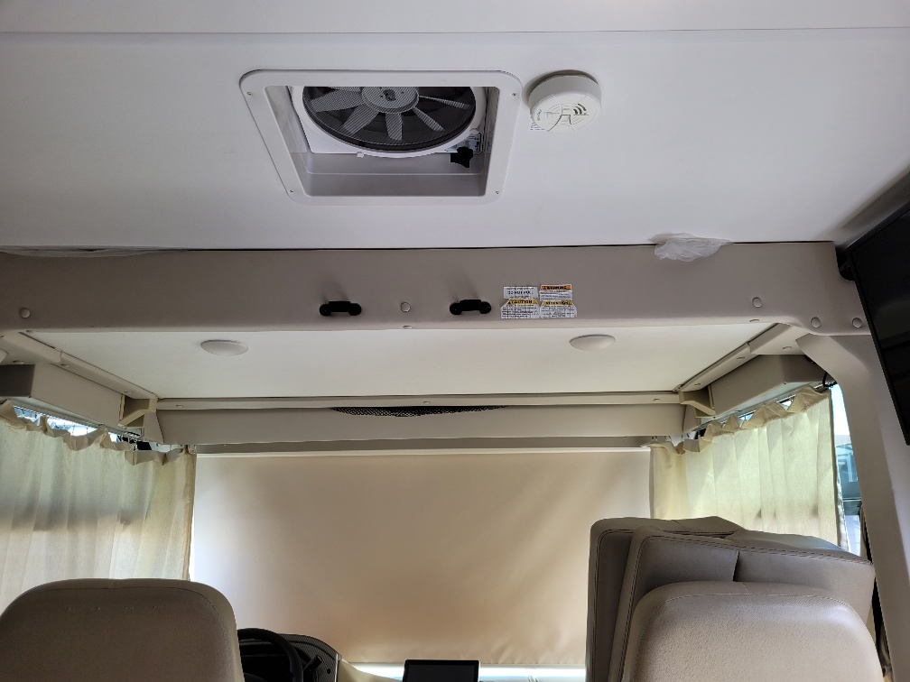 2023 Thor Motor Coach Vegas 24.3 - Image 6